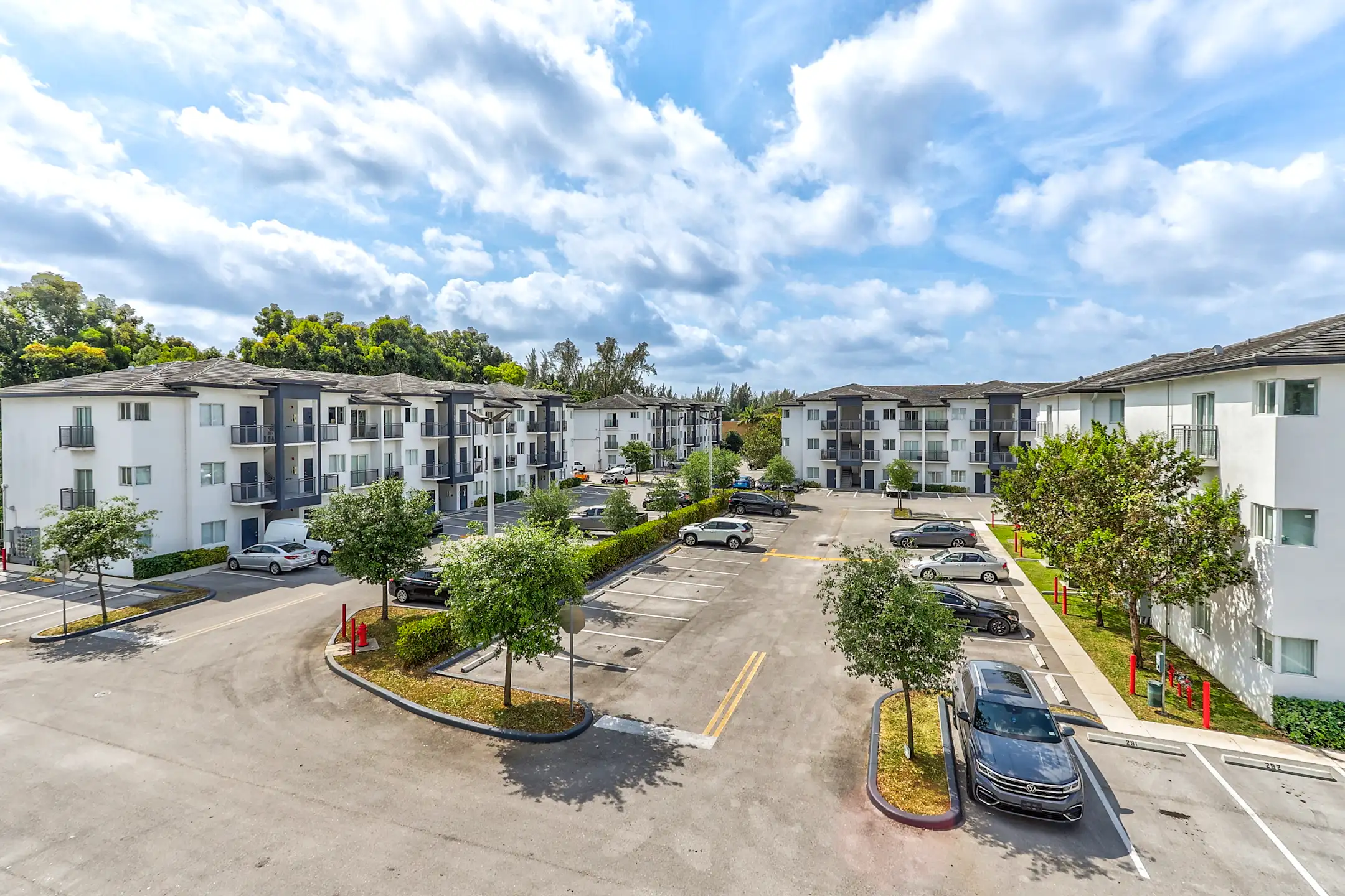 Las Vistas at Amelia Apartments Hialeah, FL 33014