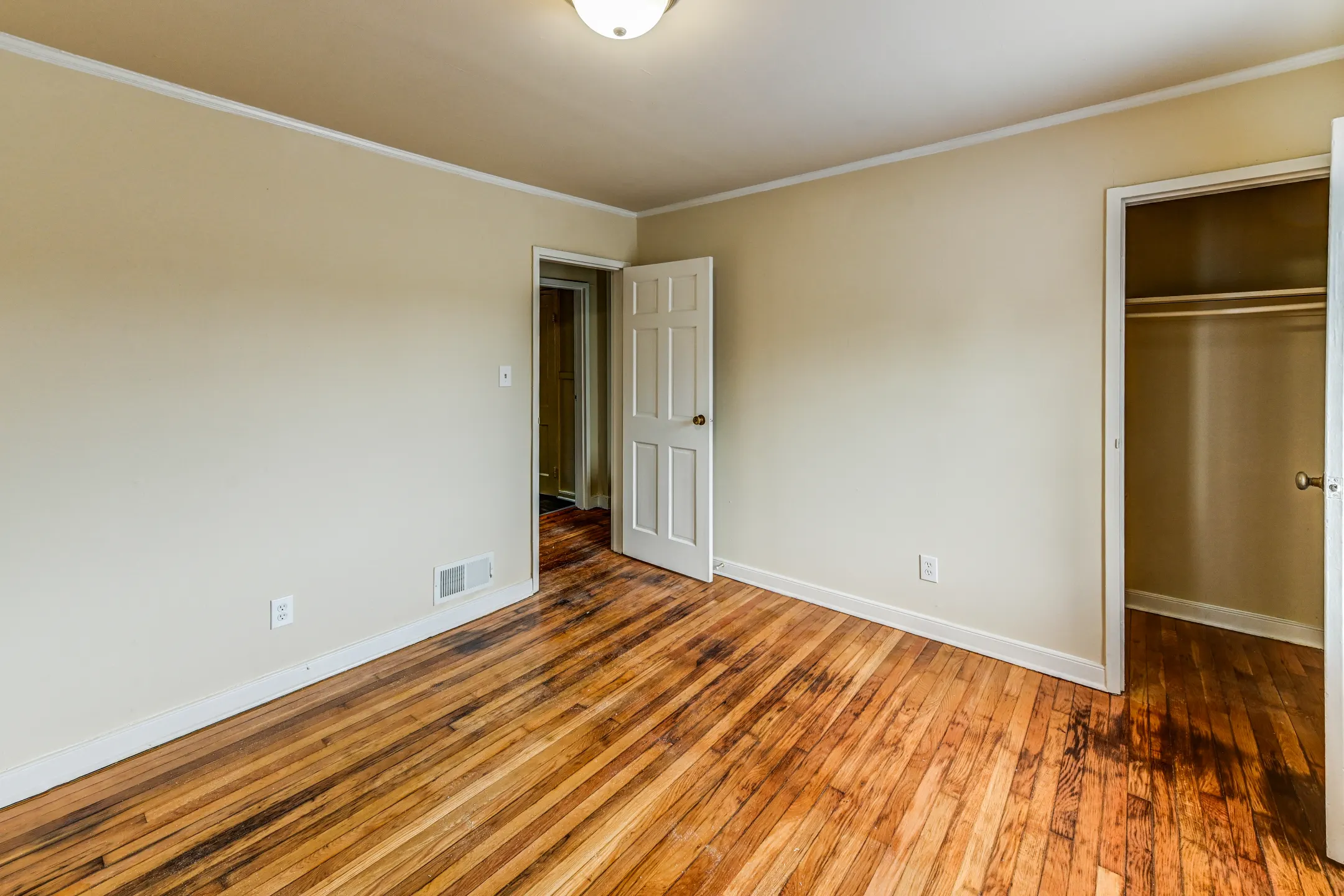 Living Room - Hilliard Road Apartments - Henrico, VA