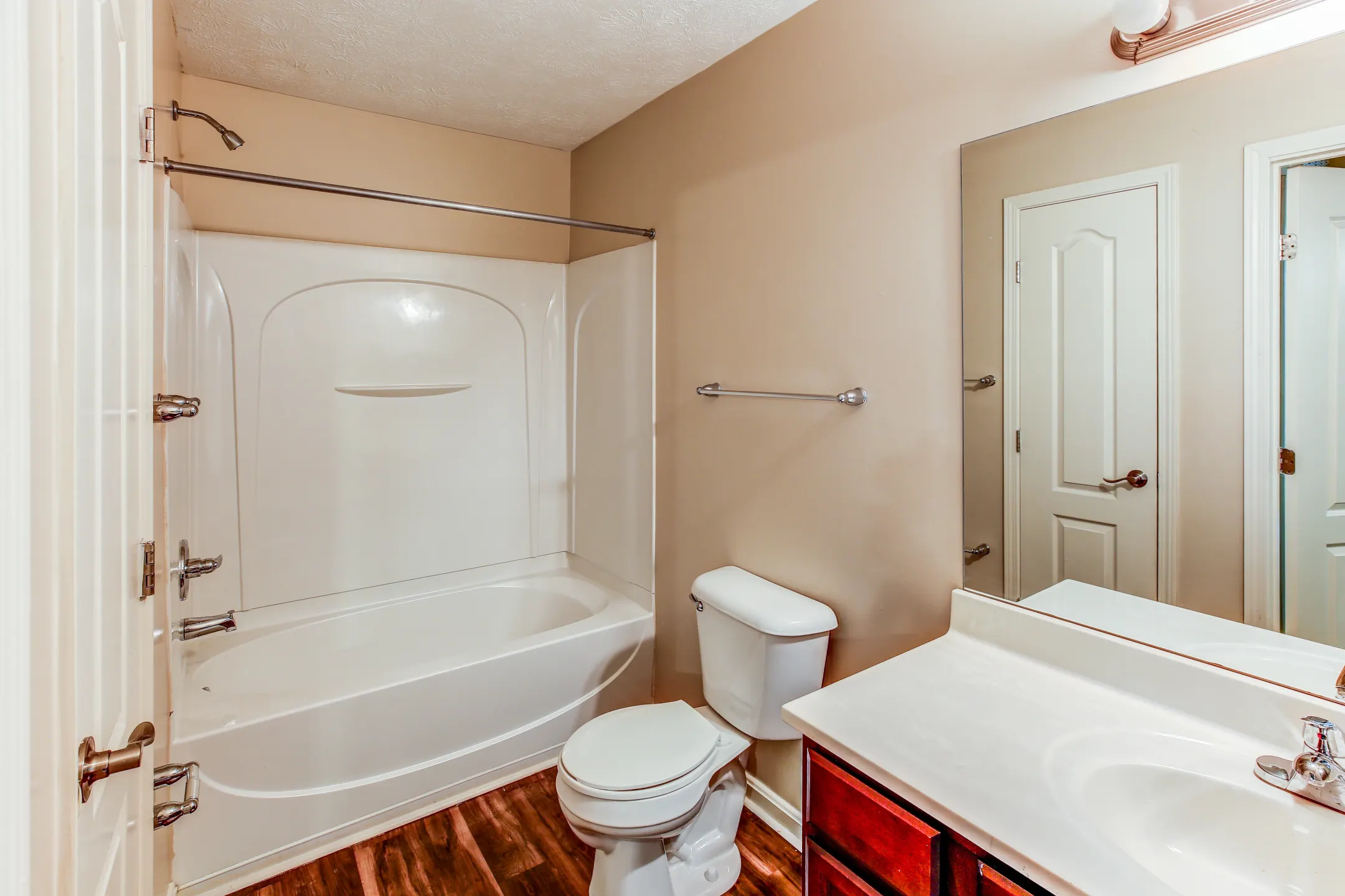 Bathroom - Independence Oaks - Independence, KY