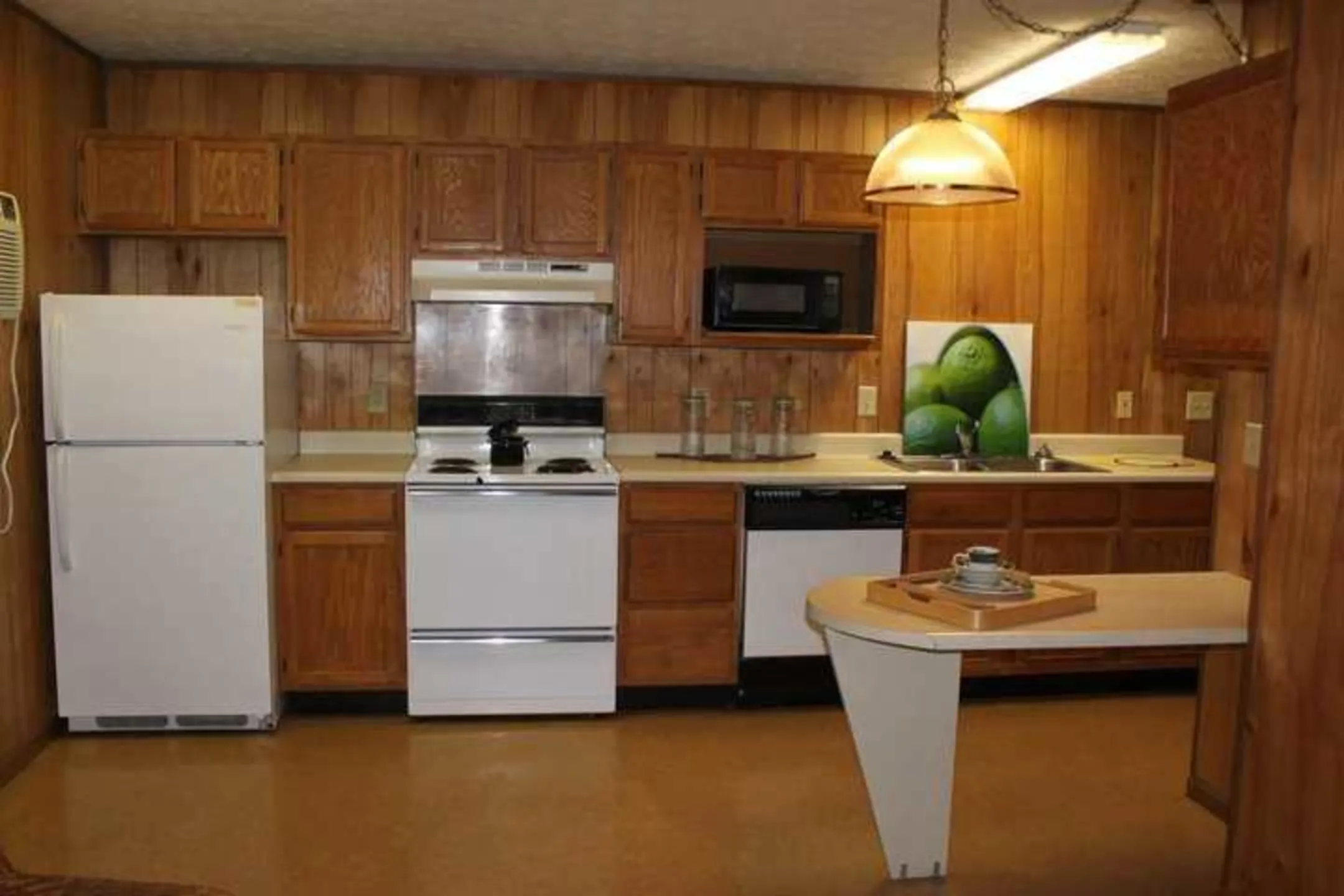 Kitchen - Crestview Apartments - West Lafayette, IN