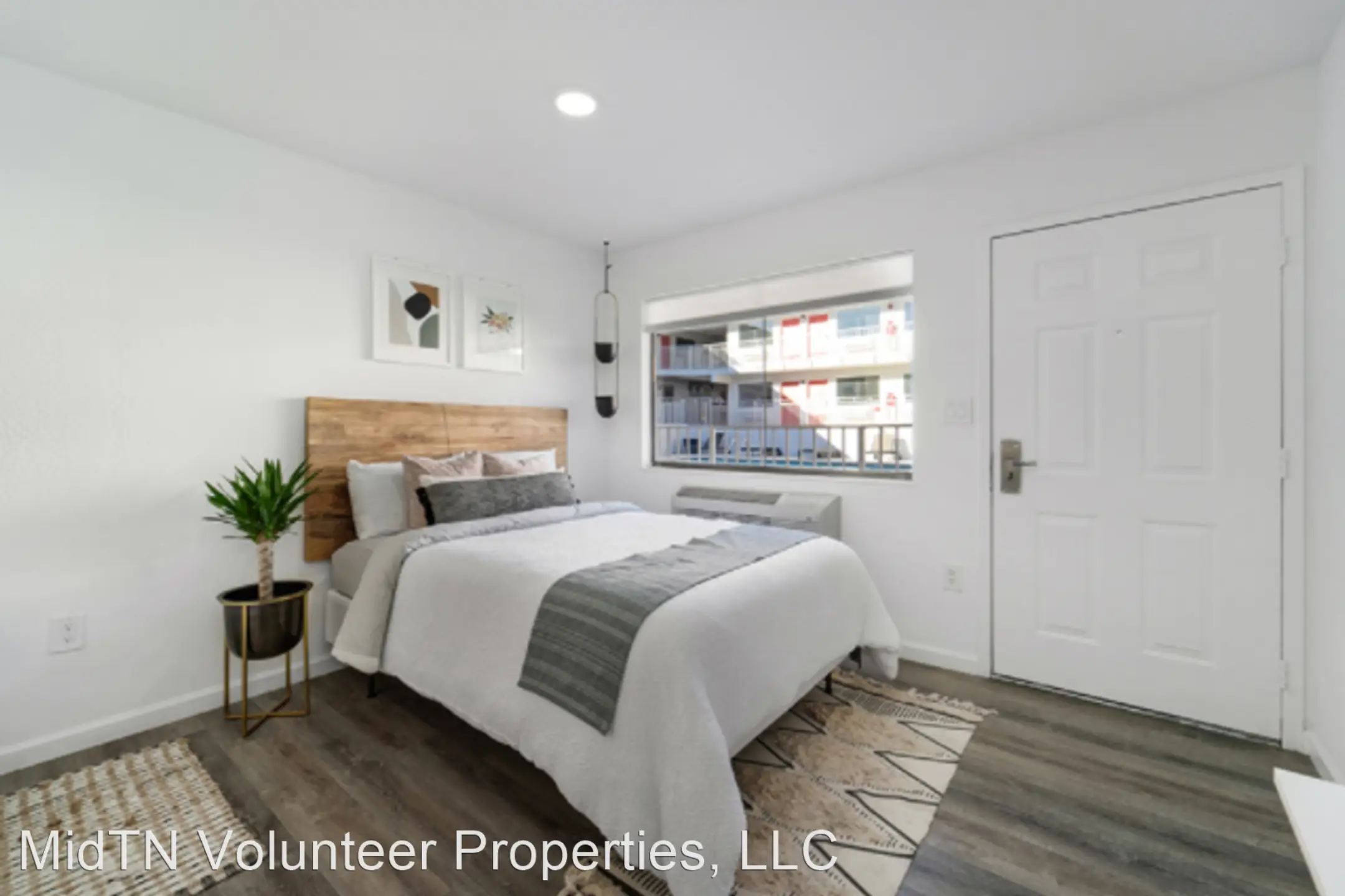 Sohana Apartments 311 West Trinity Lane Nashville, TN Apartments