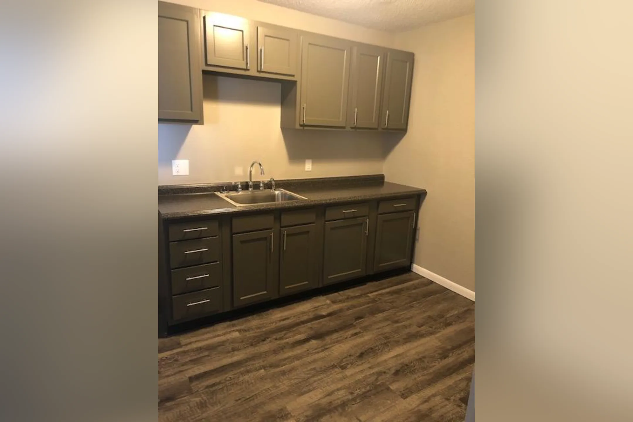 Christie Corners Apartments 2650 Christie St Toledo, OH Apartments