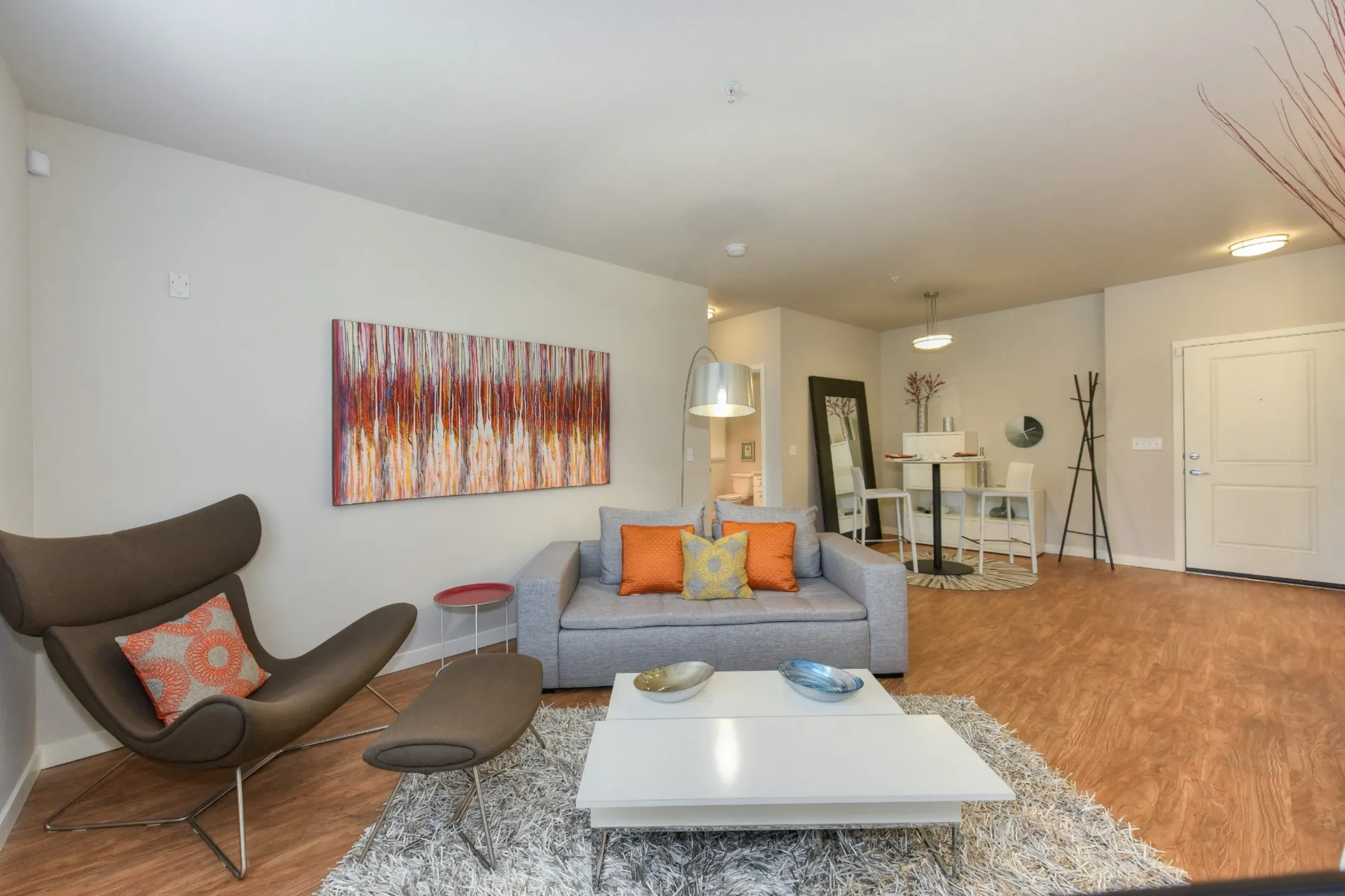 Living Room - The Madison Bellevue - Bellevue, WA