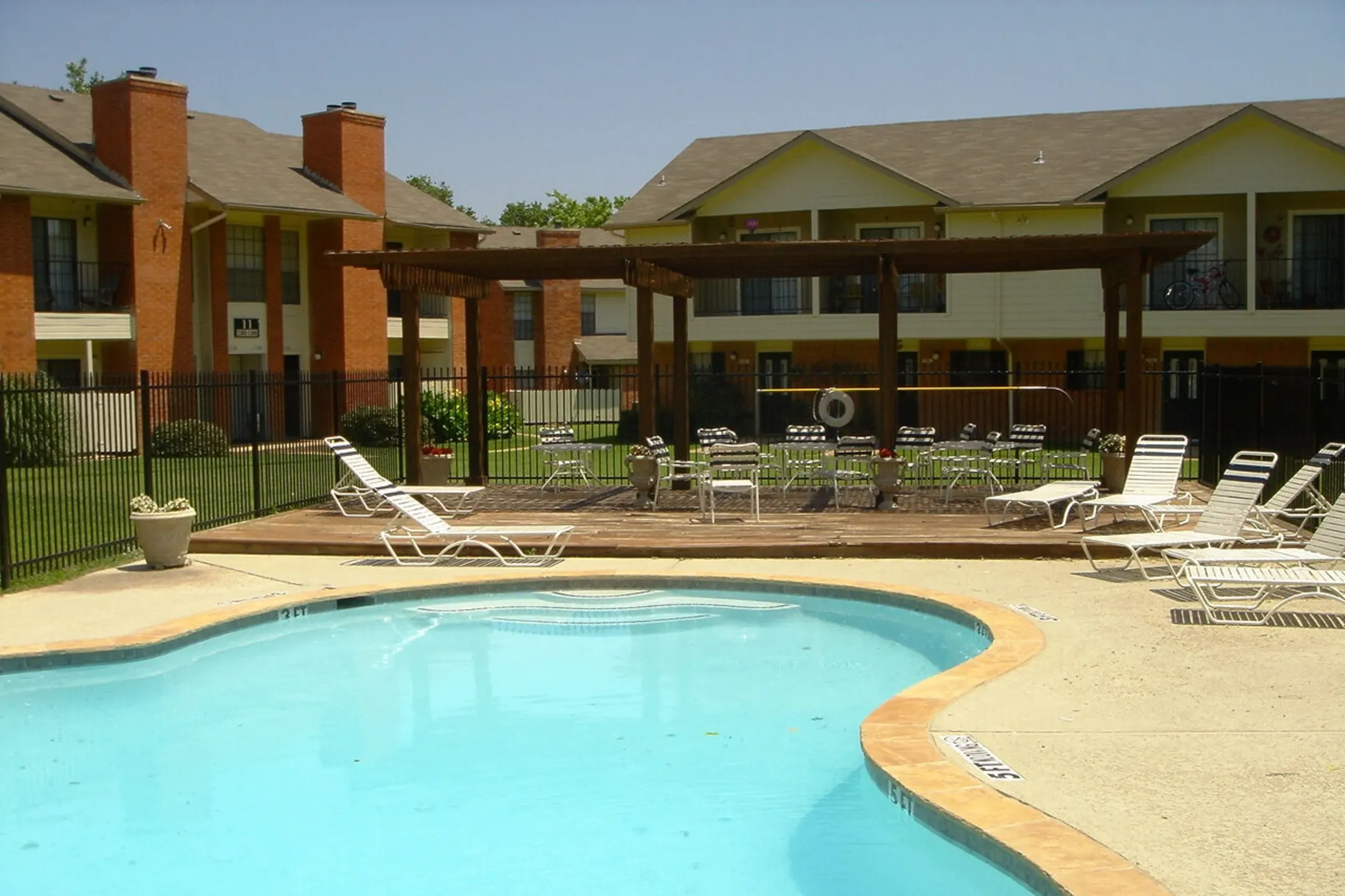 Plantation West 612 North Booth Calloway Road Hurst, TX Apartments