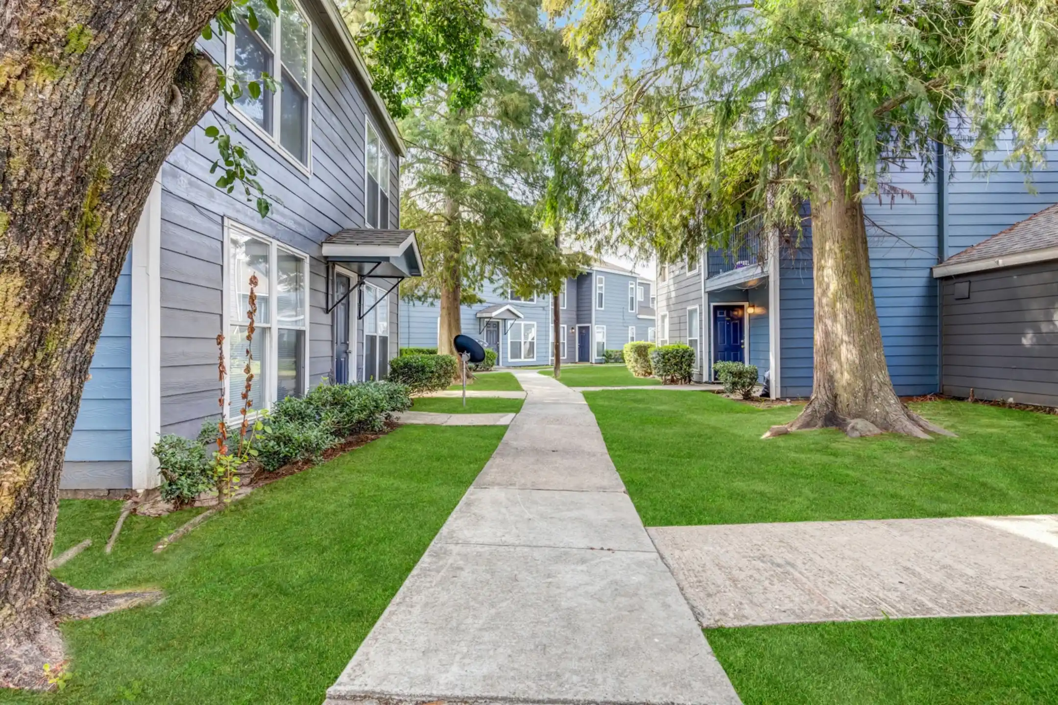 Whitney Manor Apartments Gretna, LA 70056