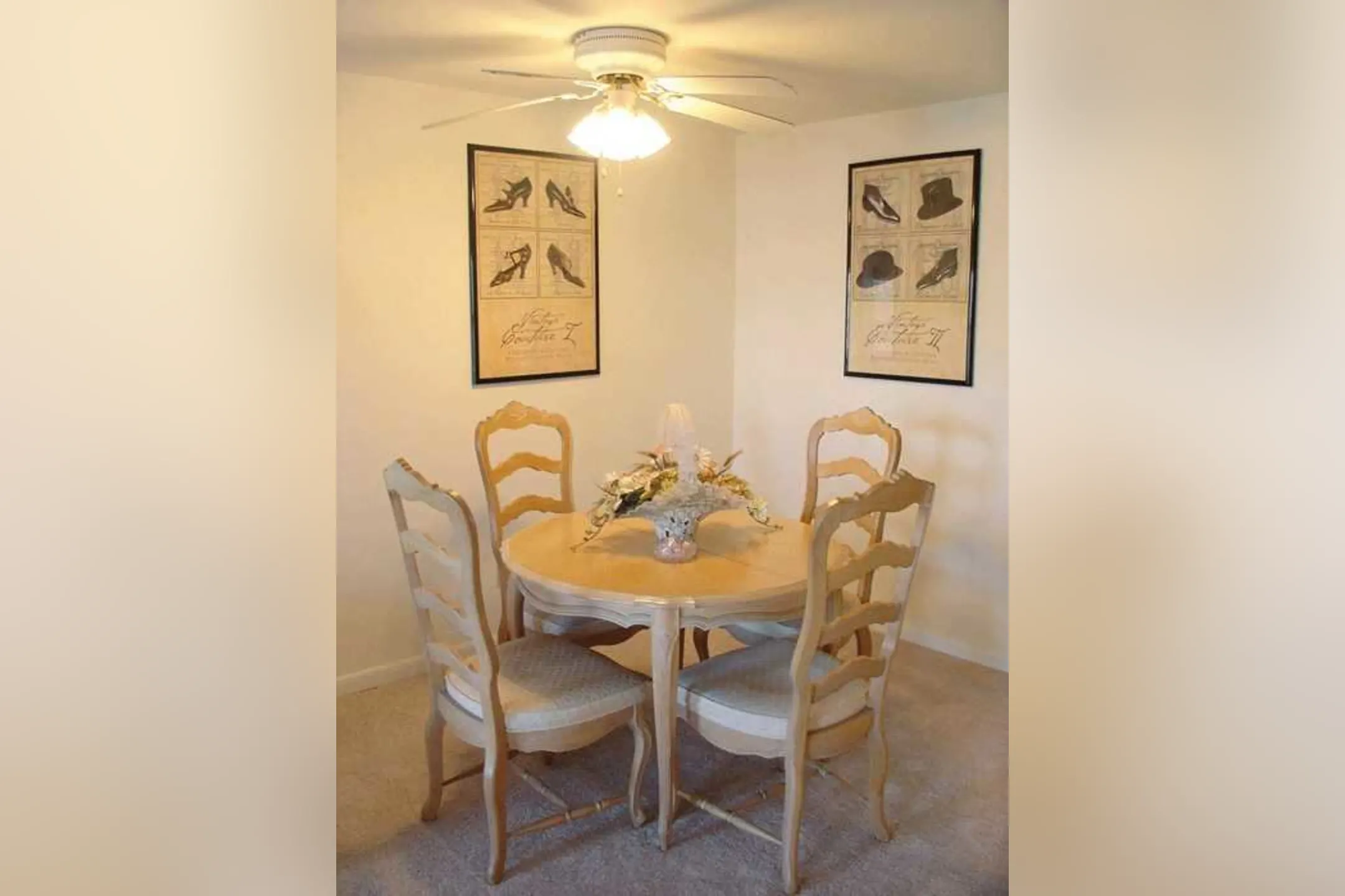 Dining Room - Beechwood Manor Apartments - Buffalo, NY