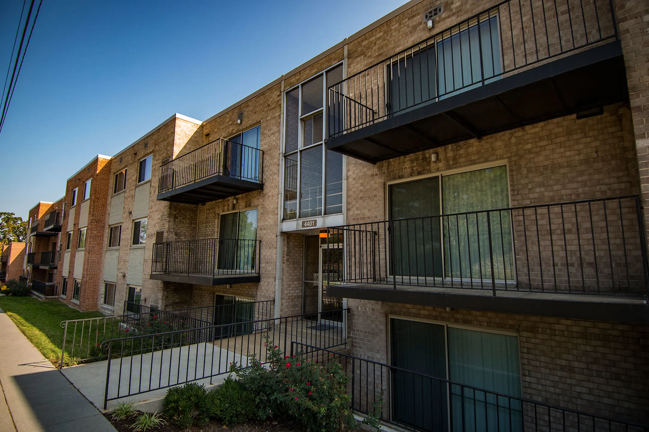 Building - Clermont Apartments - Washington, DC