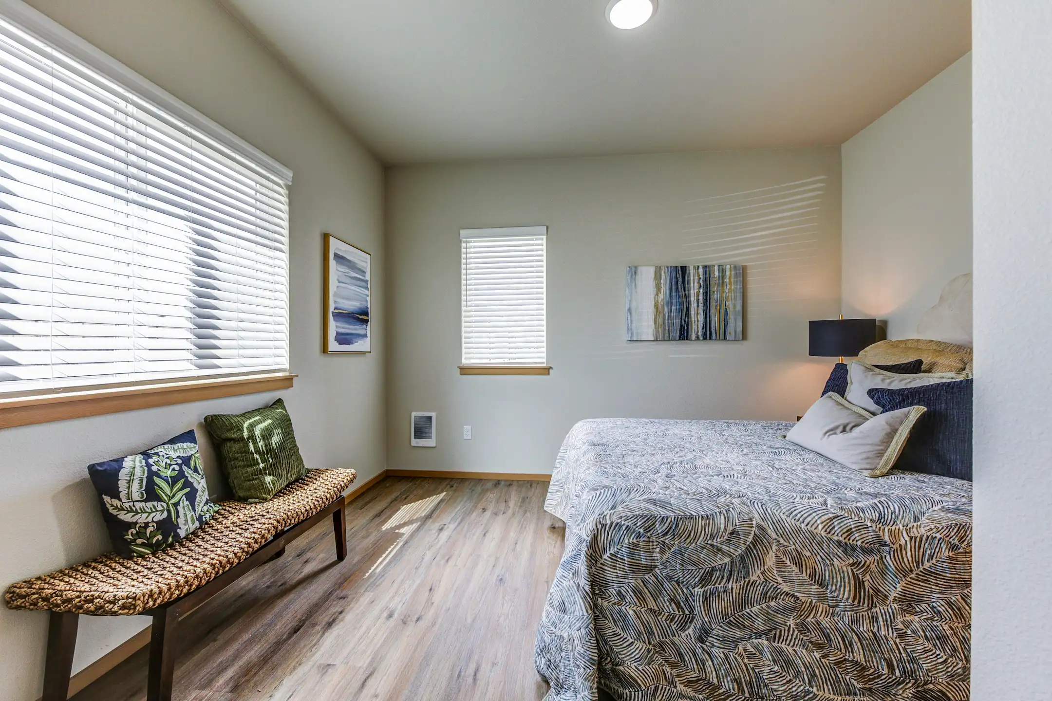 Ridgeline Apartments 15037 Tahoma Blvd SE Yelm, WA Apartments for