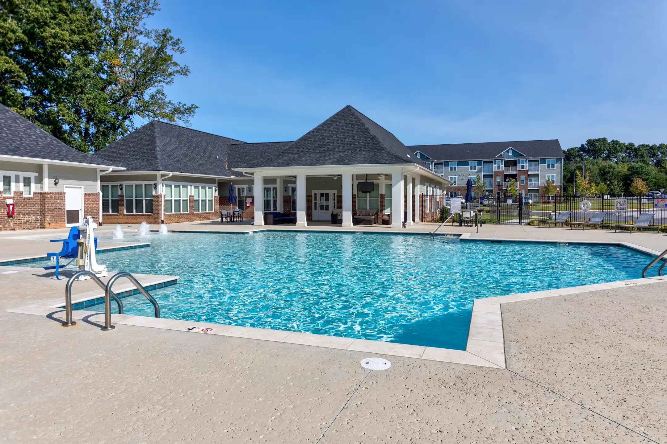 Palisades at Waters Edge Apartments Mooresville, NC 28117