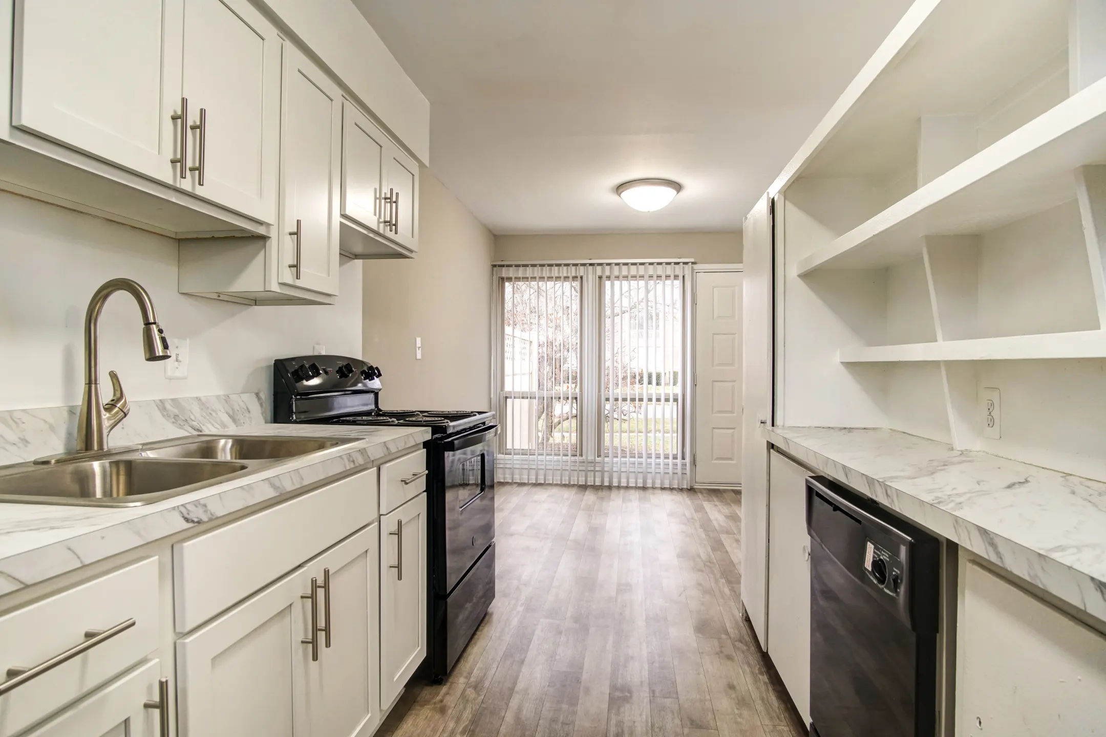 Eton Square Apartments and Townhomes 1997 Villa Rd Birmingham, MI