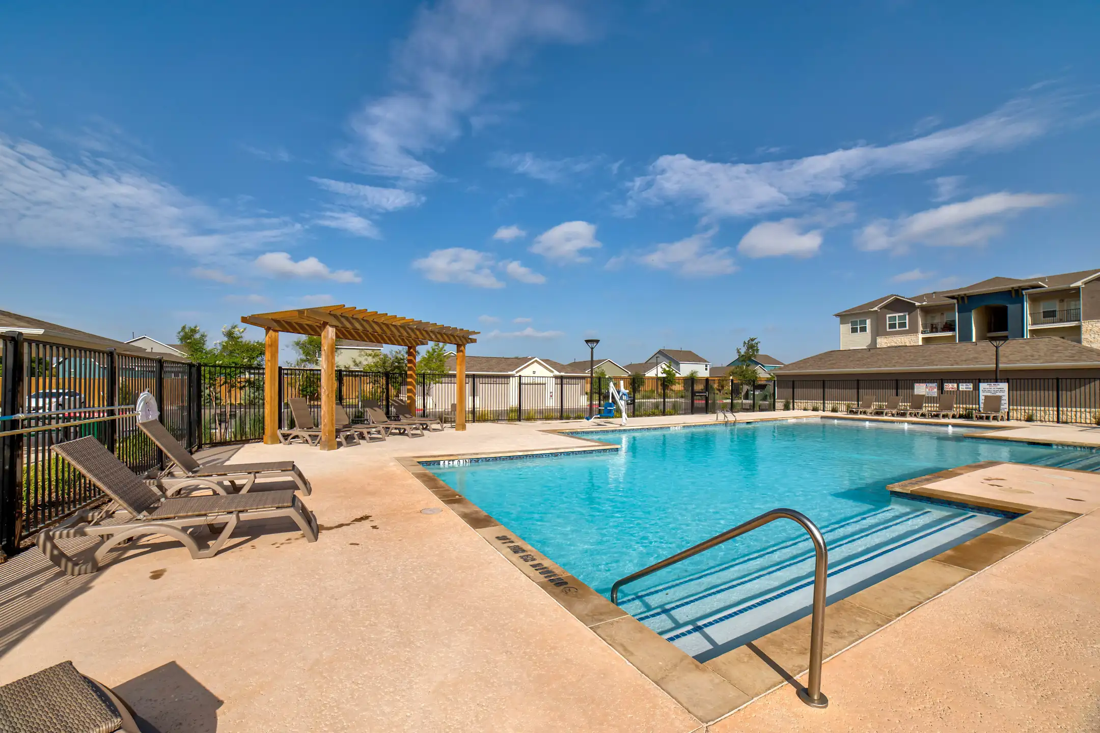 Residences of Stillwater 1401 NE Inner Loop TX