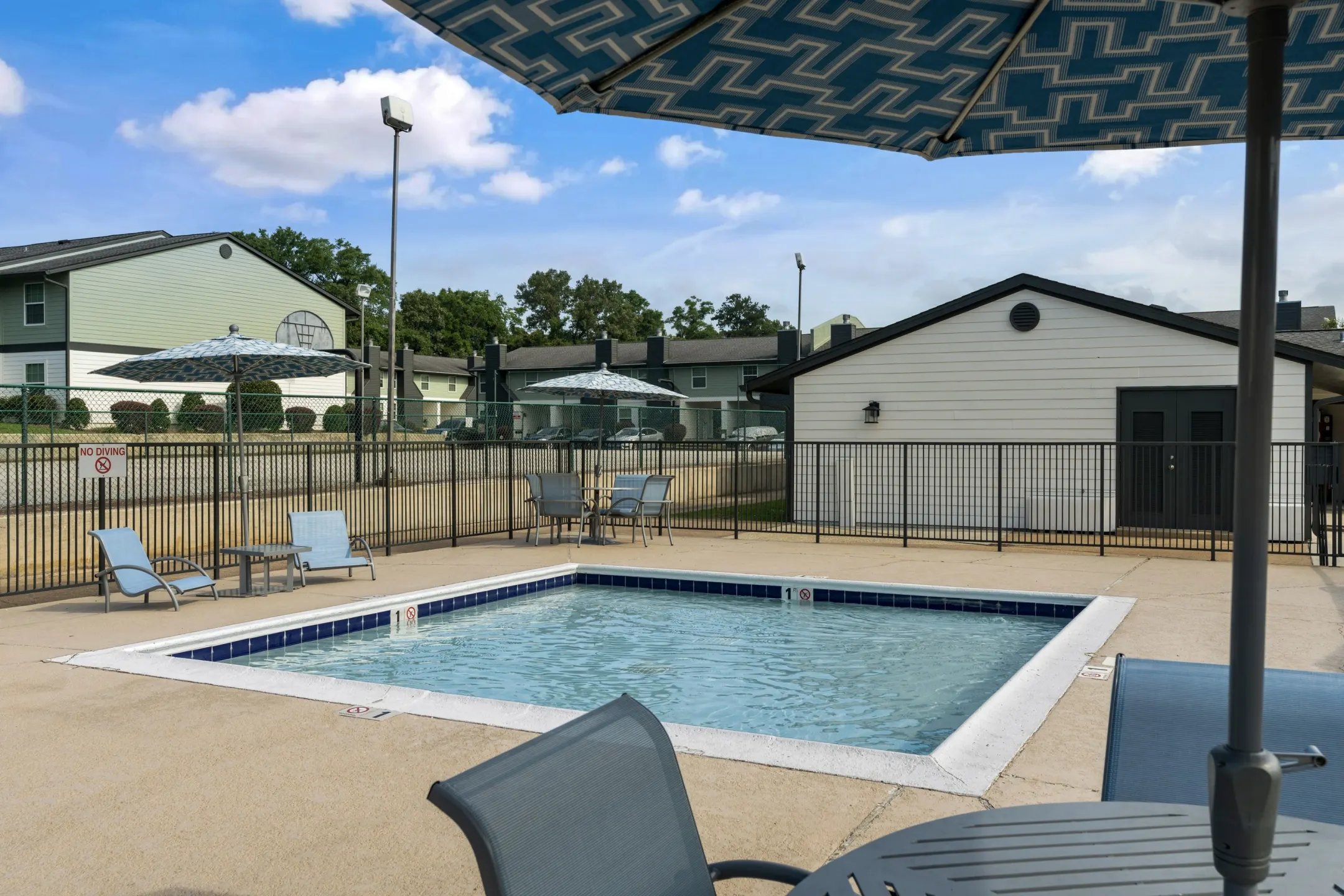 Mirabelle Apartments 6427 Airport Blvd Mobile, AL for Rent Rent.