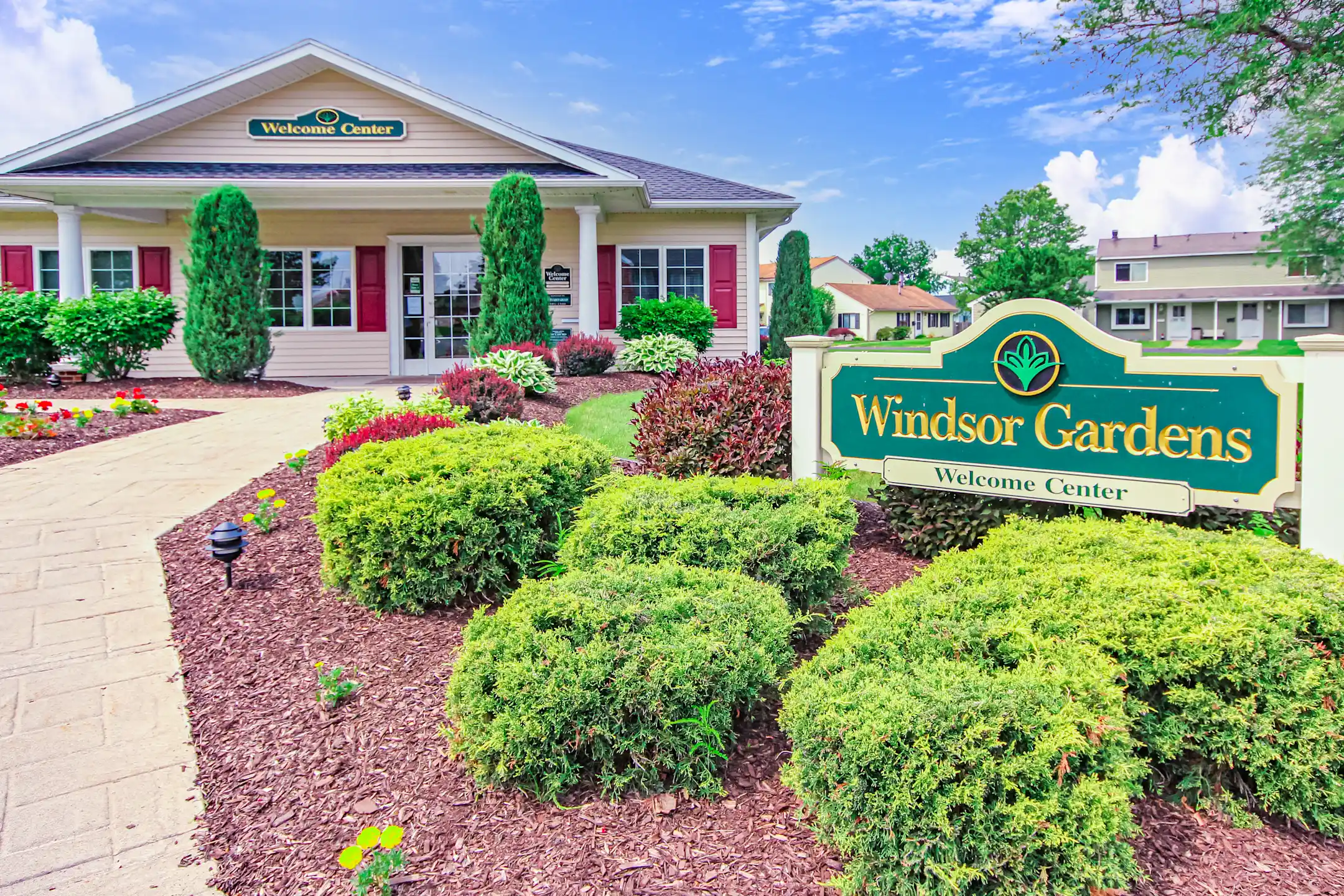 Windsor Gardens Apartments - 2859 Manitou Rd | Rochester, NY Apartments