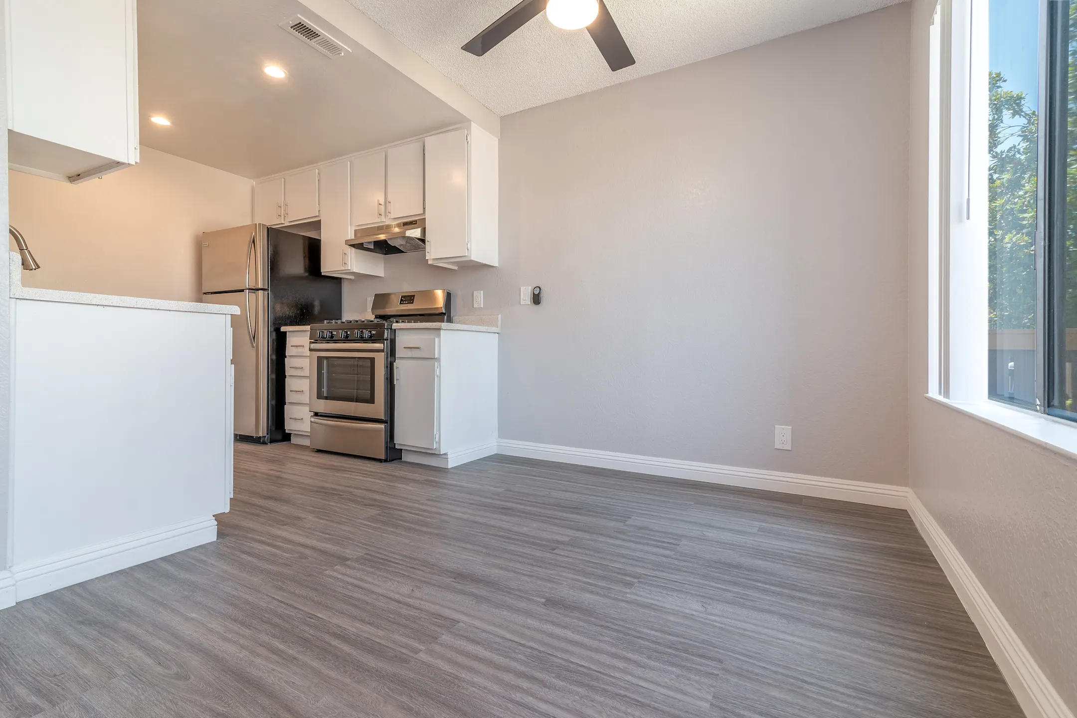 Ascot Park Apartments 1422 E 9th St San Bernardino, CA Apartments