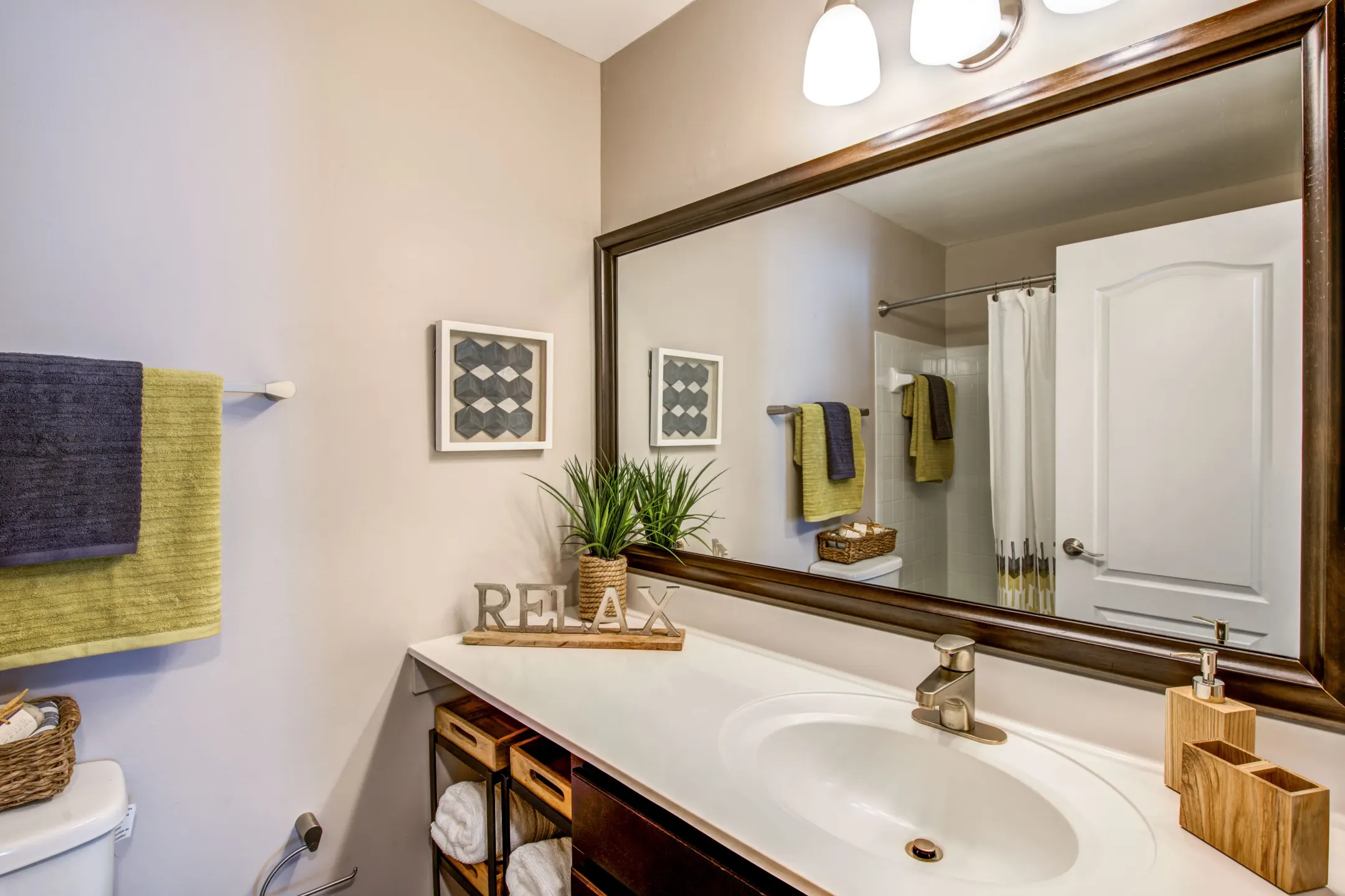 The Crossings at White Marsh Apartments - Perry Hall, MD 21128