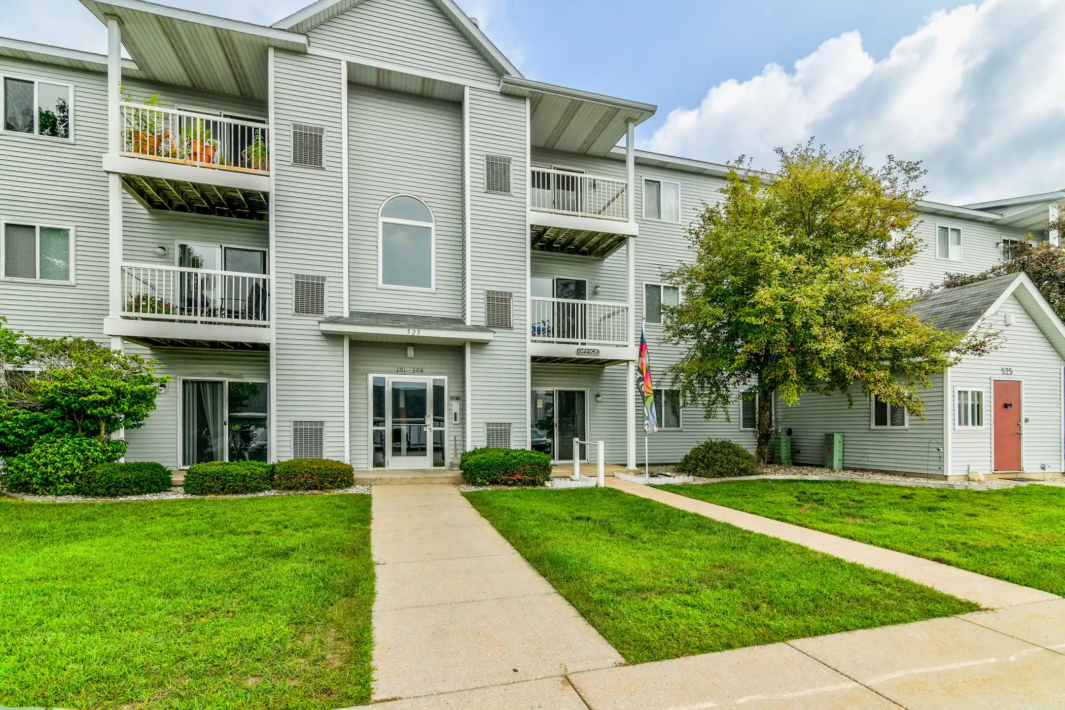 ThornBarry Apartments 525 104 Lincoln St Middleville, MI