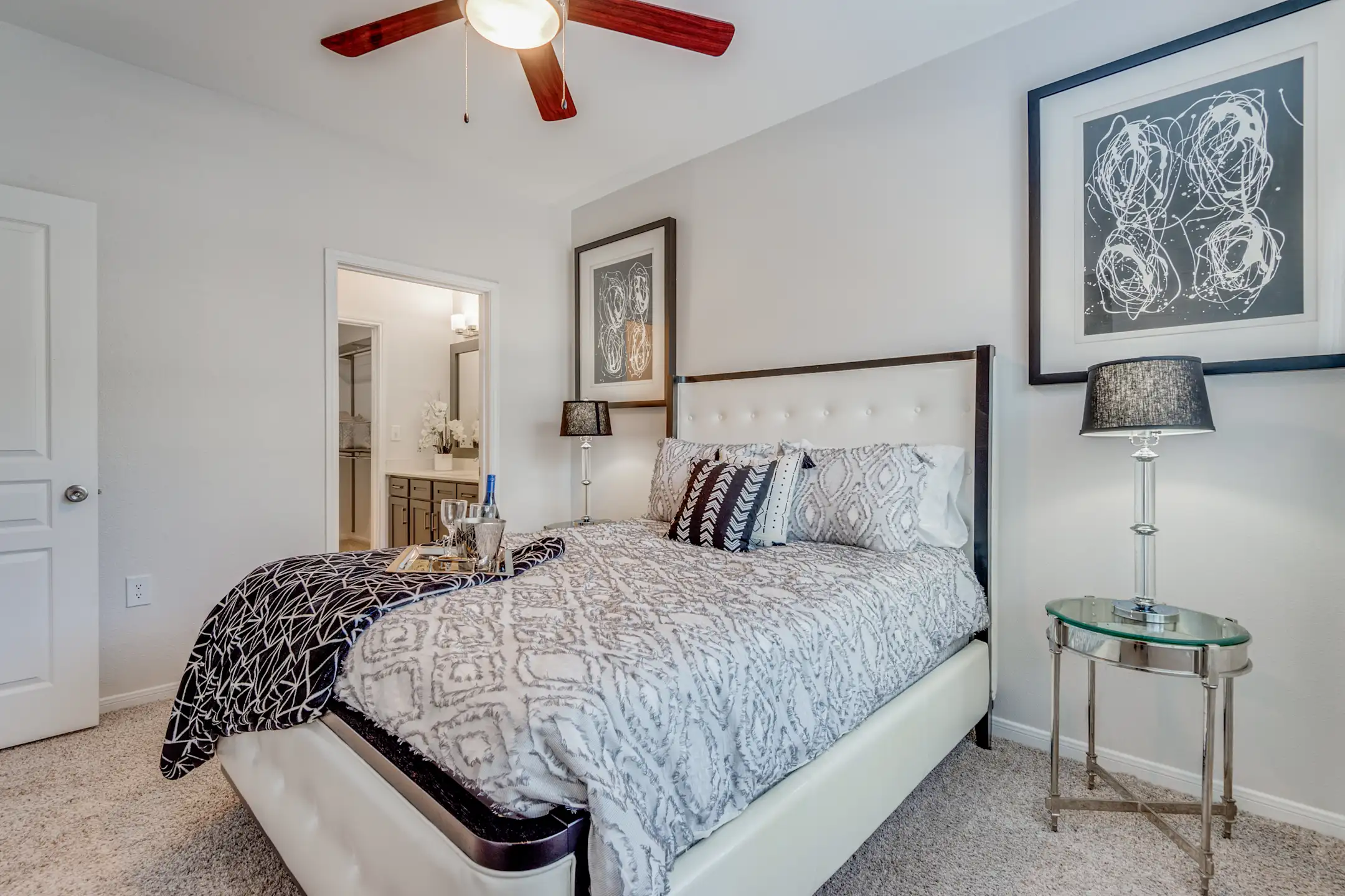 Bedroom - Portico Kirby - Houston, TX