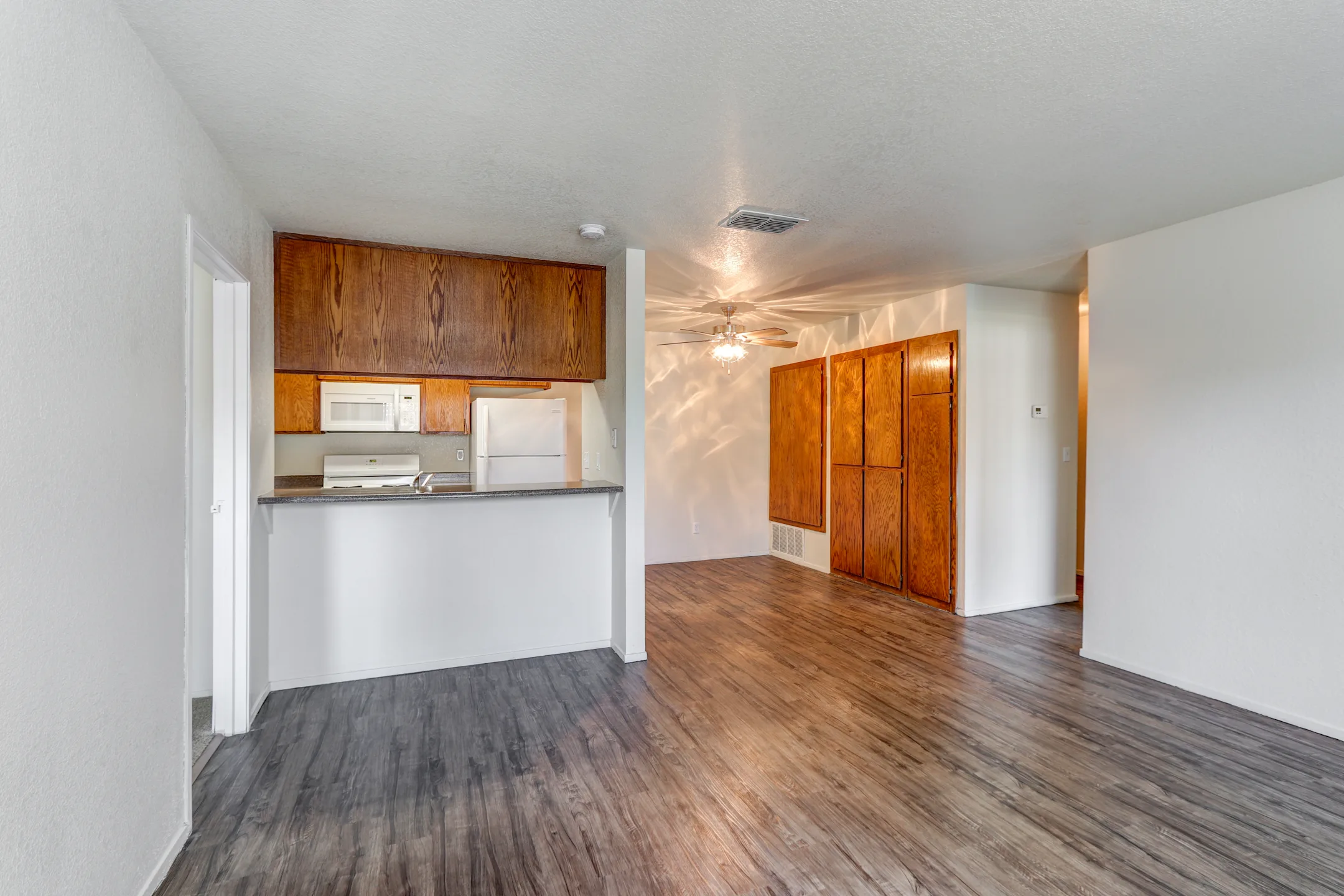 Lakeshore Meadows Apartments Lodi, CA 95242