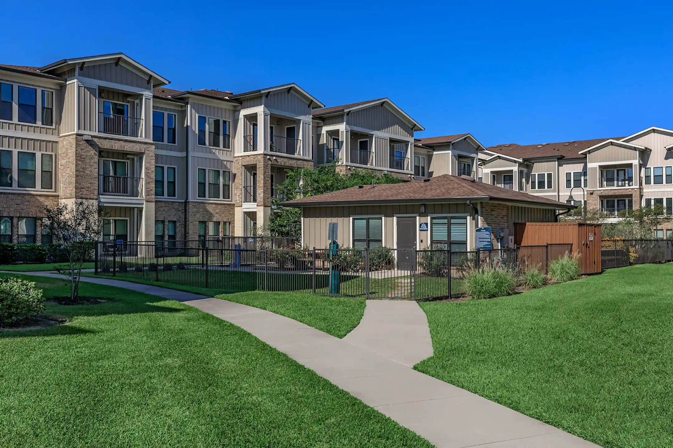 Parkside Grand Parkway Apartments Katy, TX 77494