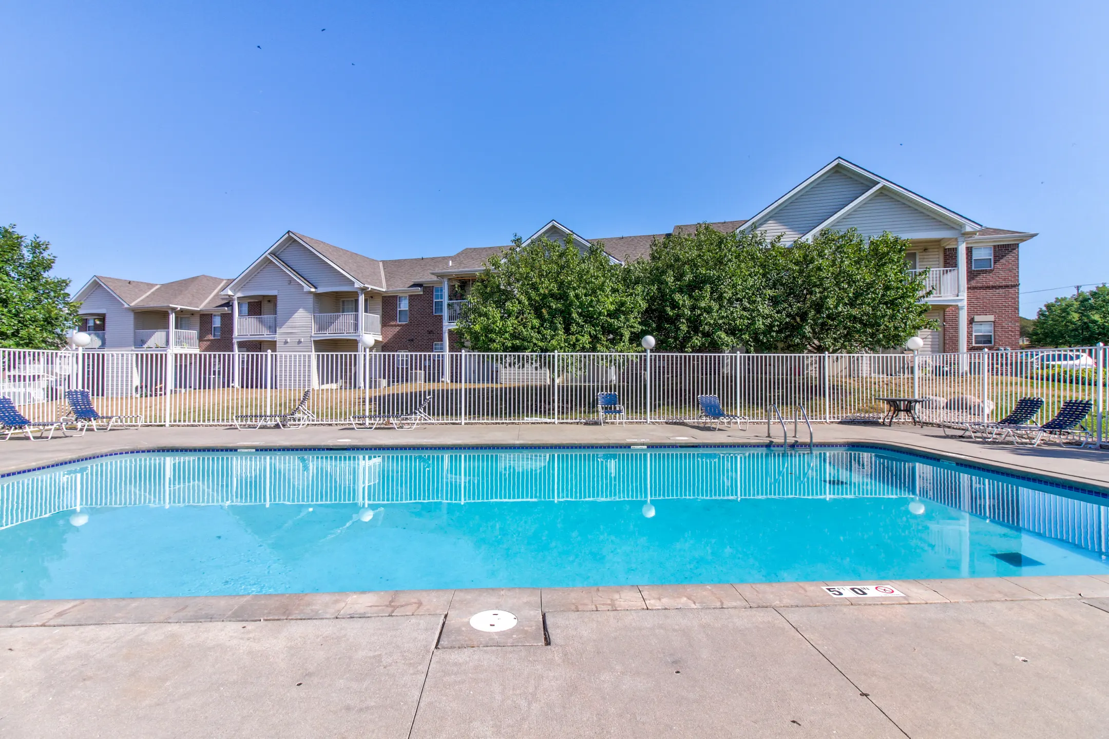 Irvington Heights Apartments - Omaha, NE 68122