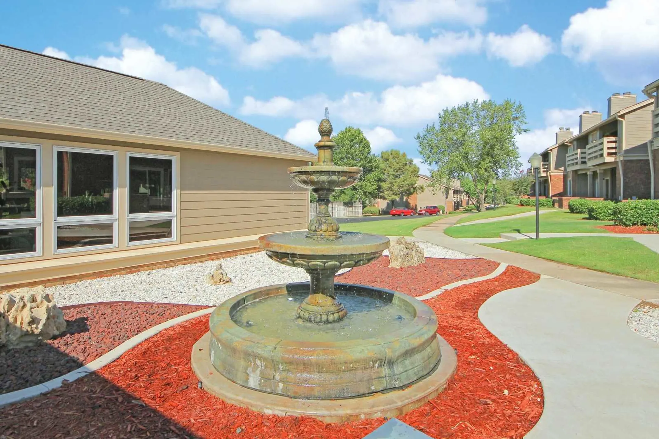Landscaping - Sheridan Pond Apartments And Guest Suites - Tulsa, OK