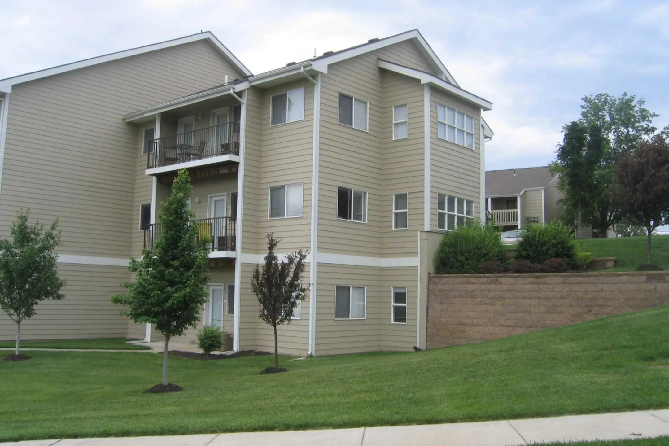 Meadowbrook Apartments And Townhomes Lawrence Ks 66049