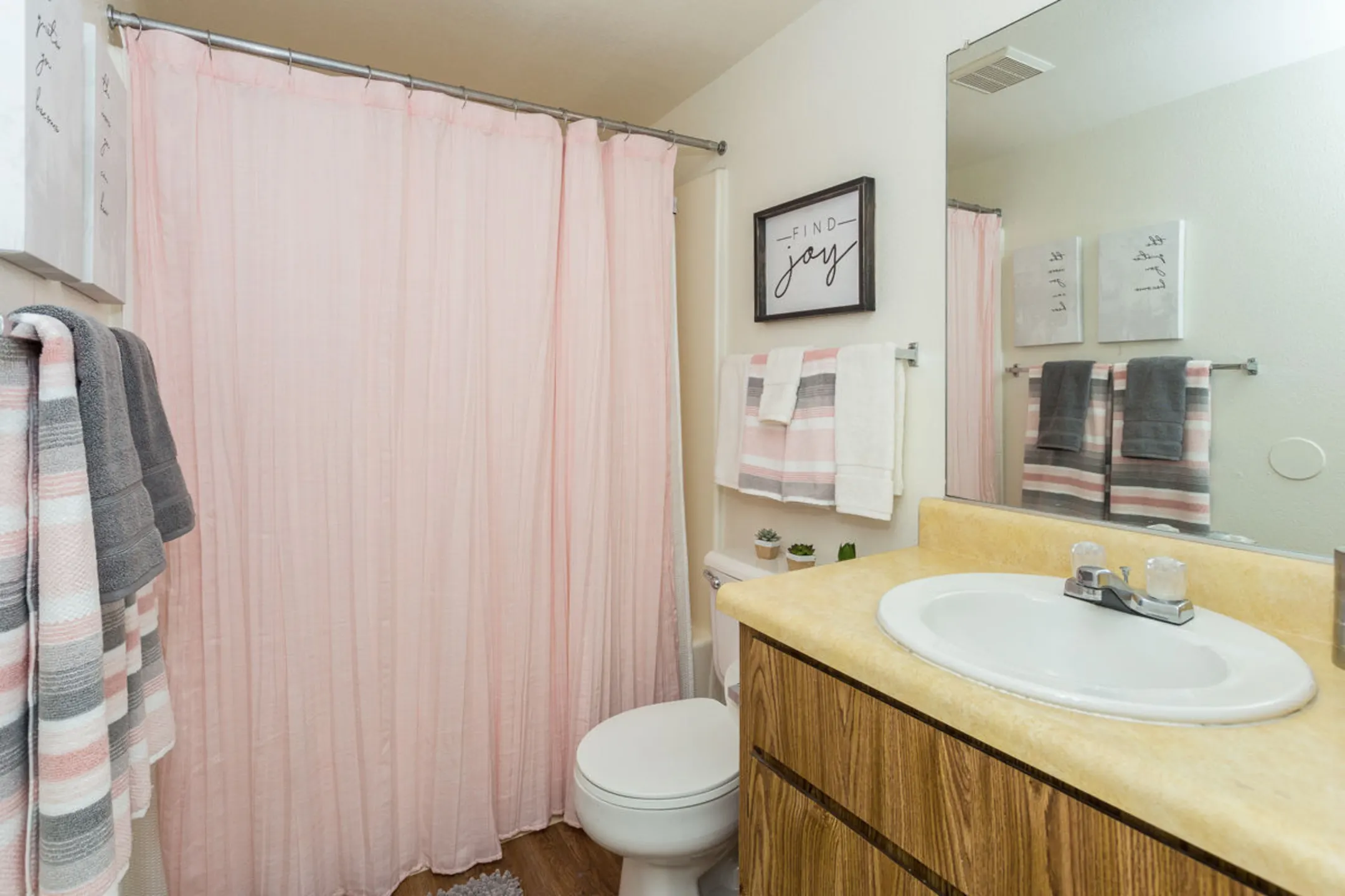 Bathroom - Pine View Village - Flagstaff, AZ