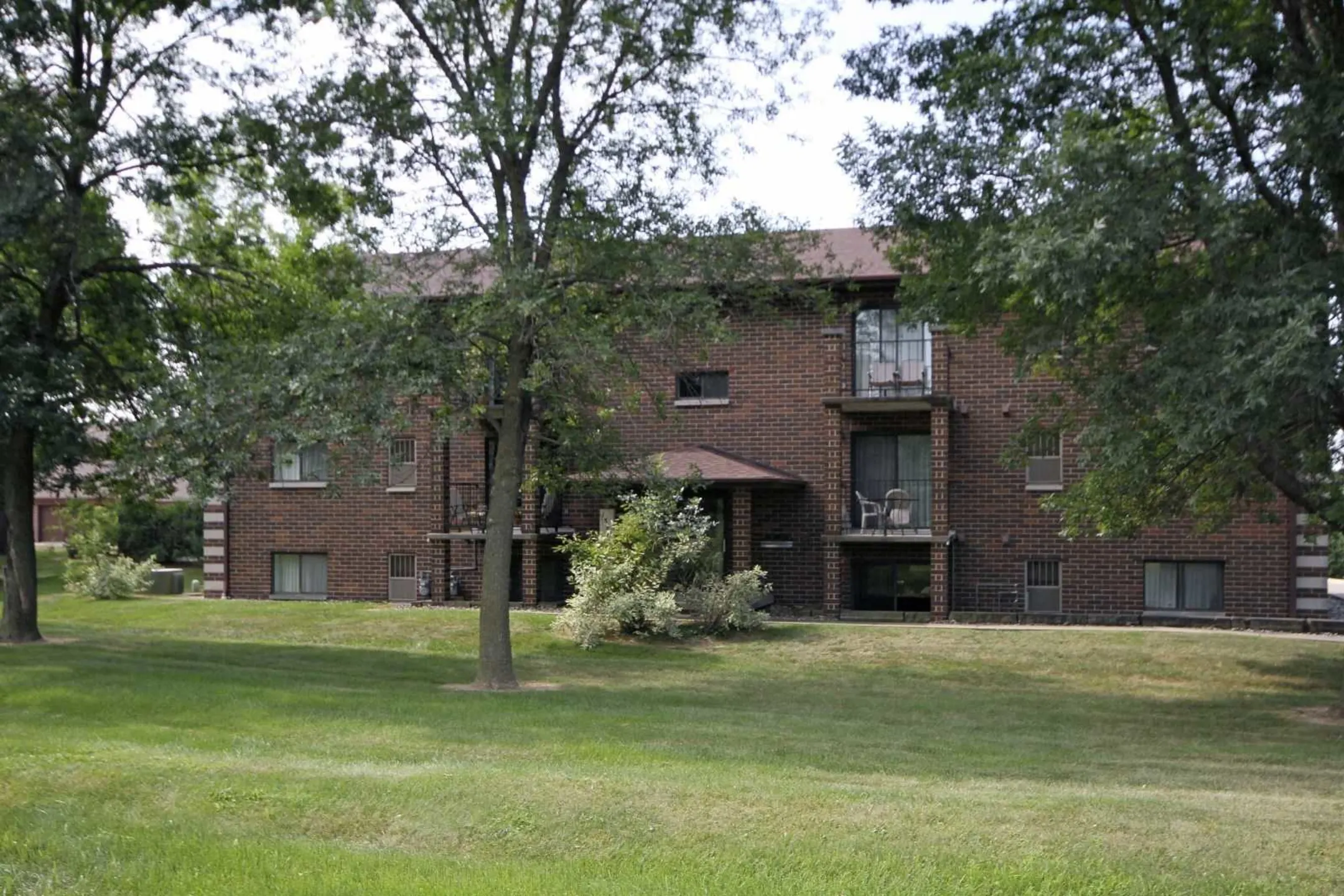 Westgate Apartments - 1270 Edgewood Rd NW | Cedar Rapids, IA for Rent ...