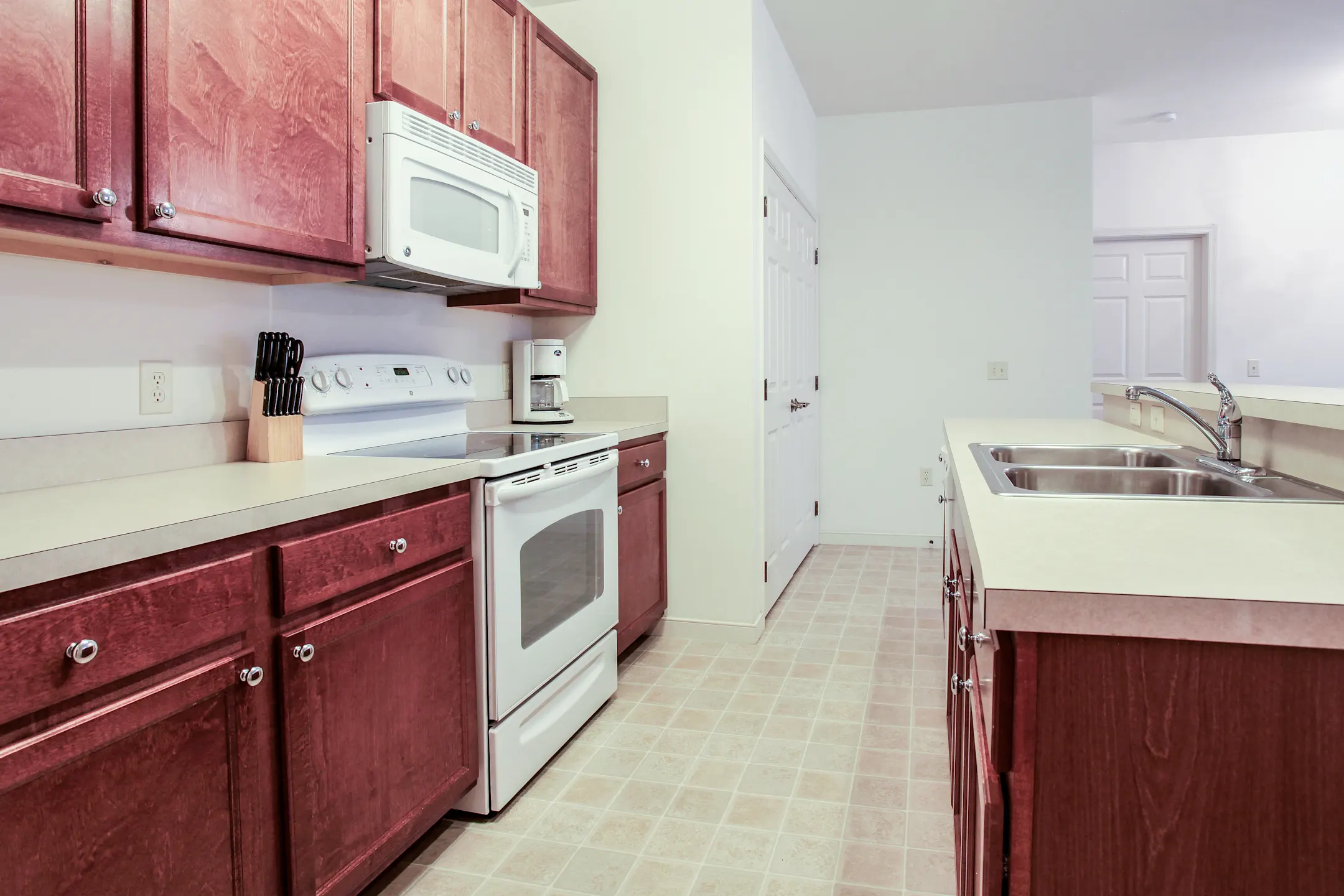 Kitchen - Deerfield Commons - Shippensburg, PA