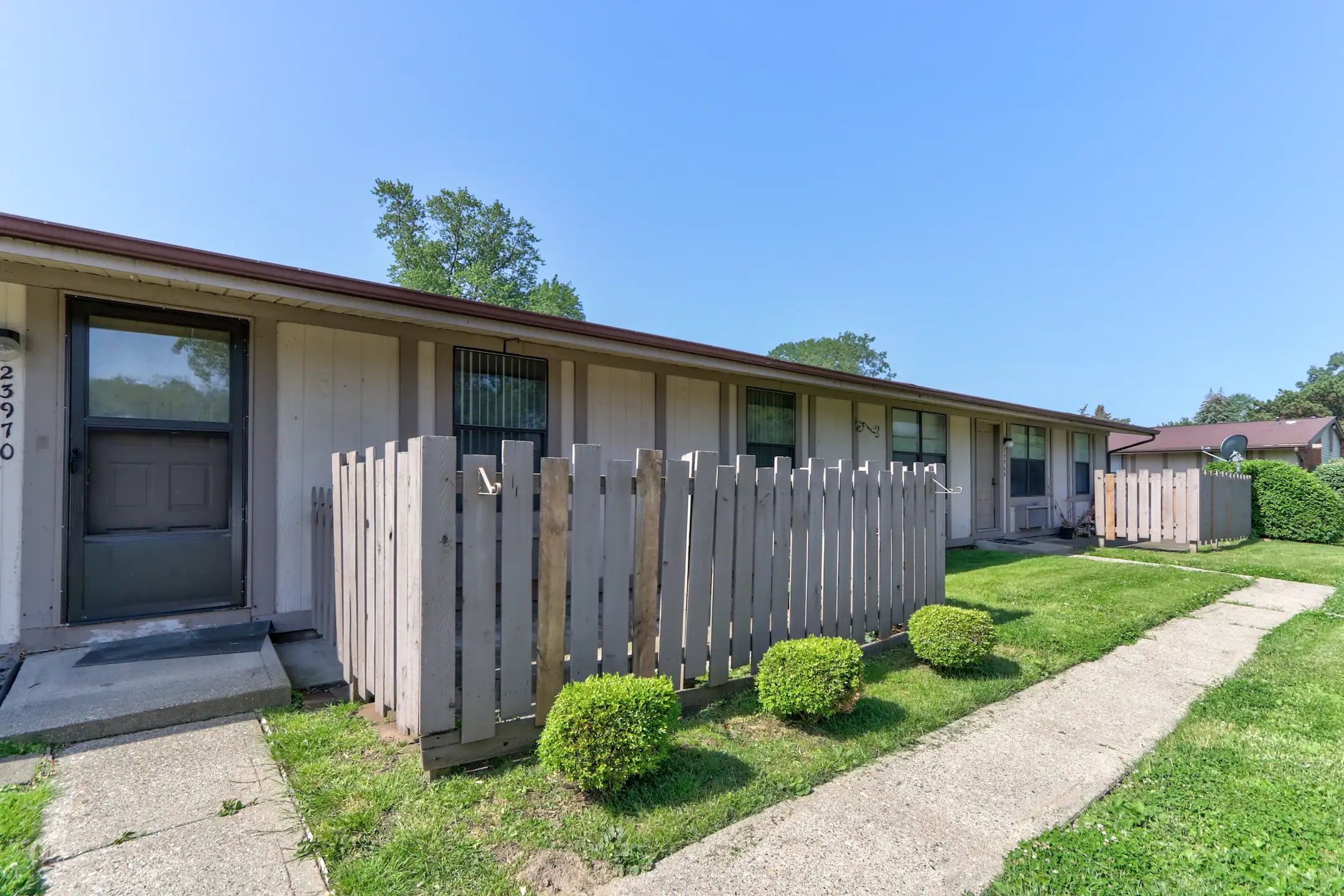 Newberry Woods Apartments 23970 Newberry Dr Clinton Township, MI