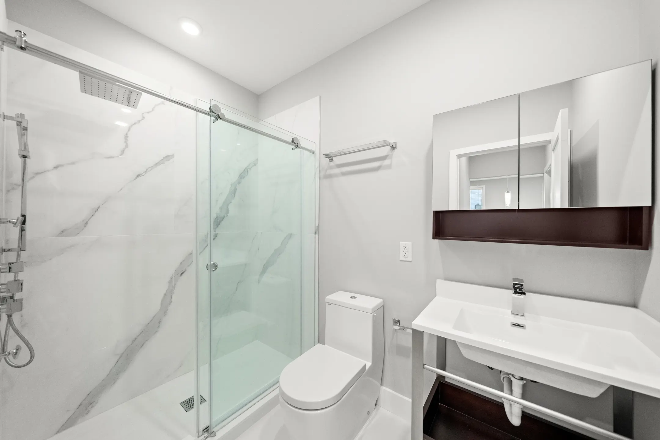 Bathroom - Veranda Apartments - Philadelphia, PA