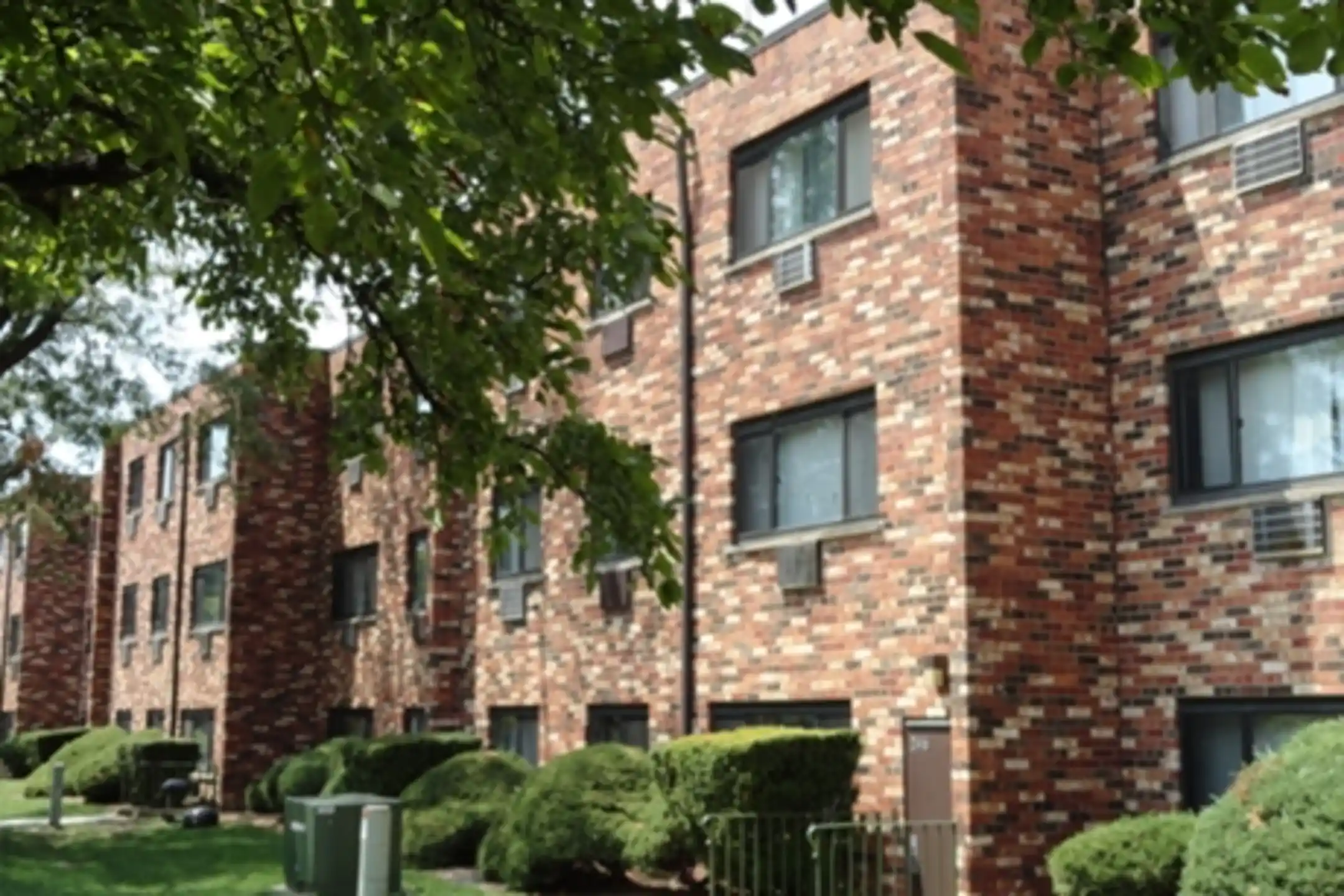 Villagebrook Apartments 278 E St Charles Rd Carol Stream, IL