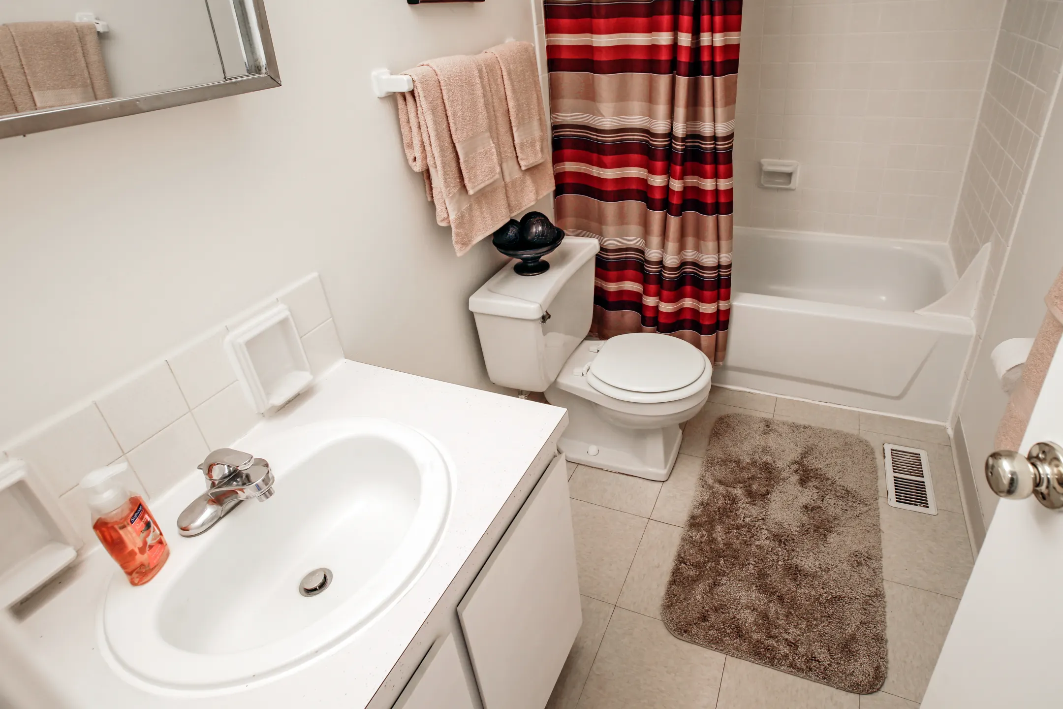 Bathroom - Bradford Lake Apartments - Indianapolis, IN