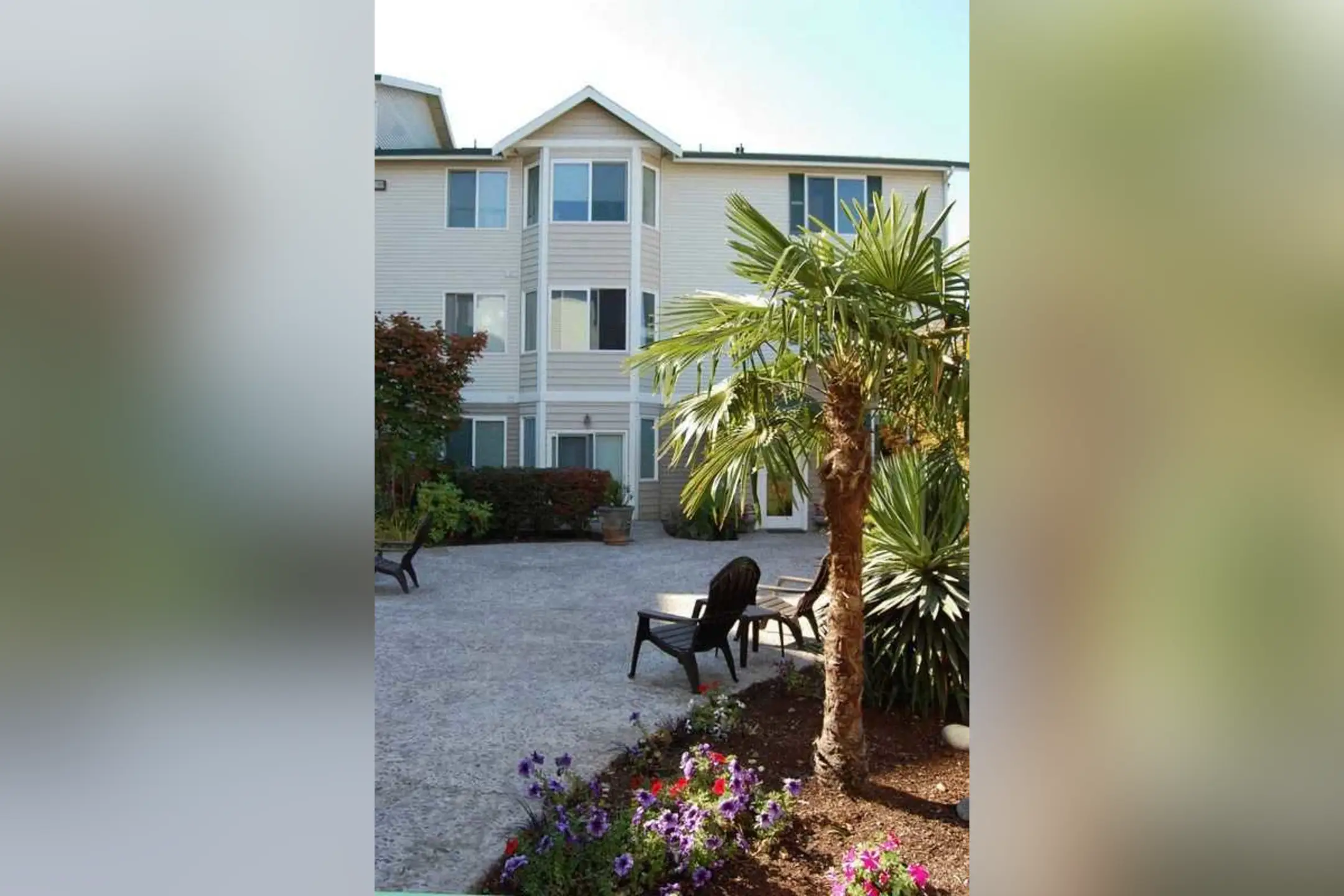 Patio / Deck - The Oasis Apartments - Tacoma, WA