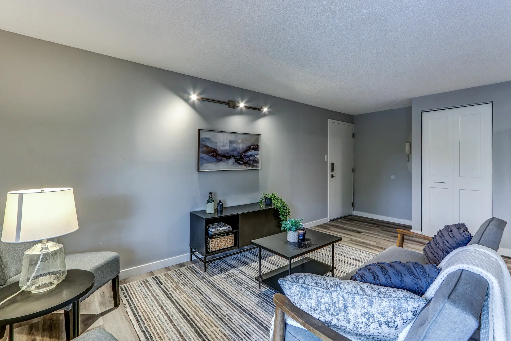 OakWood Park 1600 Settlers Dr Oakdale, PA Apartments for Rent Rent.