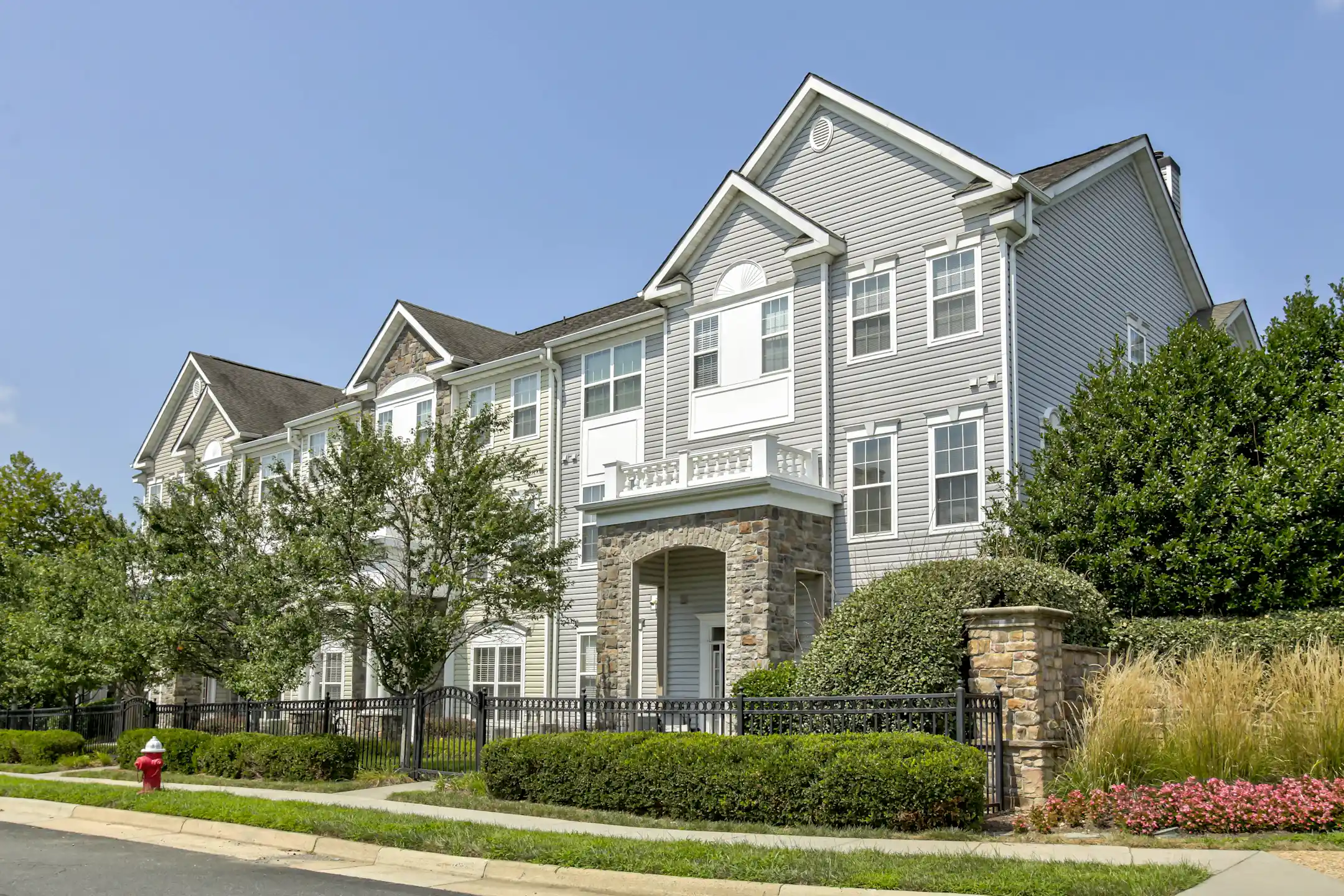 Broadlands Apartments 21799 Crescent Park Sq Broadlands, VA