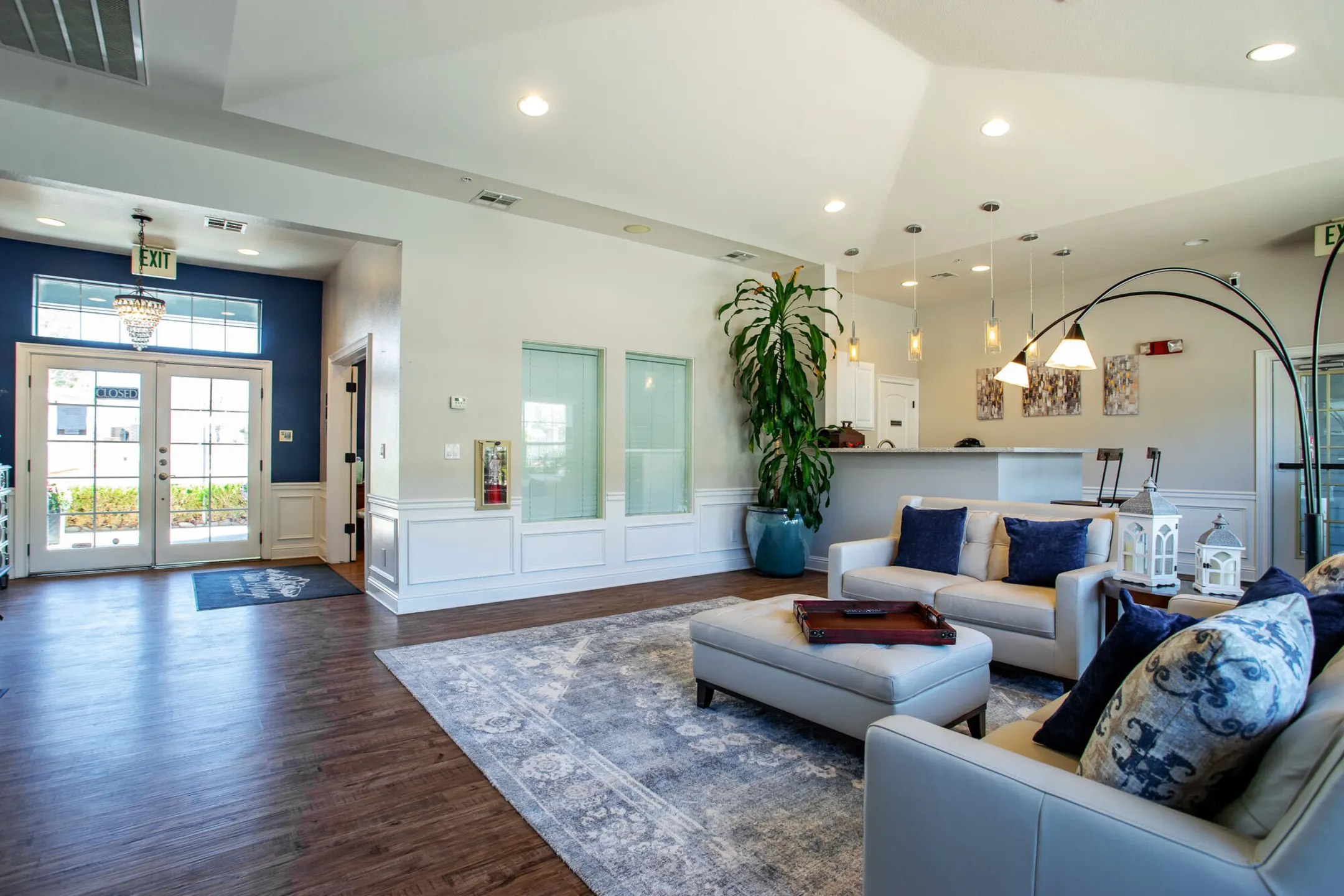 Living Room - Vista Ridge Apartments - Reno, NV