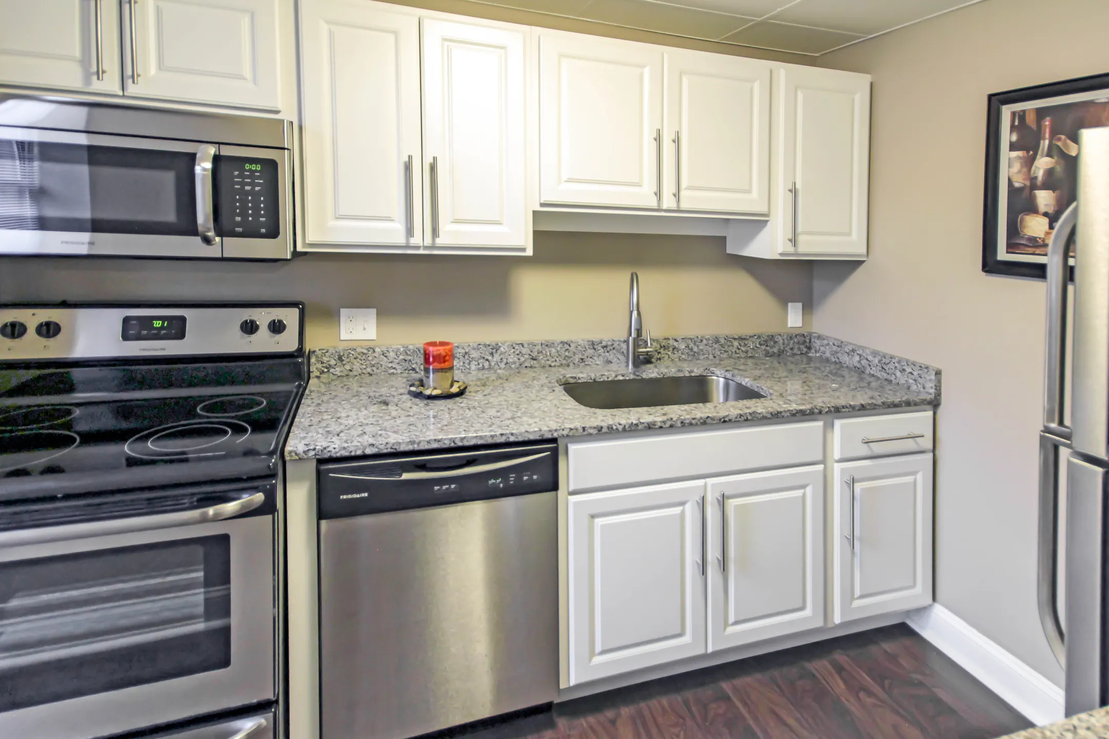 Bancroft Luxury Apartments 107 S Washington Ave Saginaw, MI