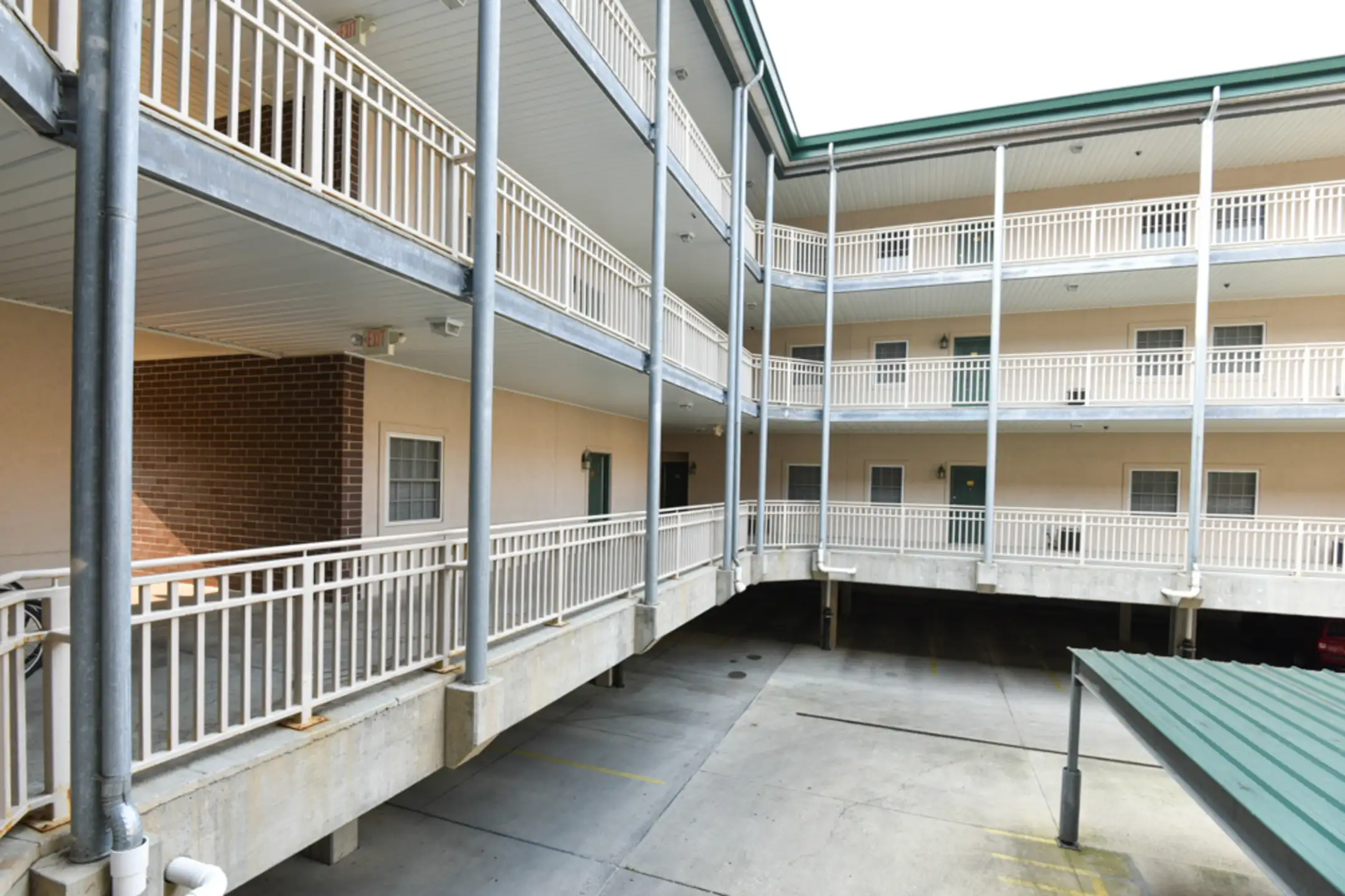 Burnham Rentals Third & Dunn Apartments Bloomington, IN 47401