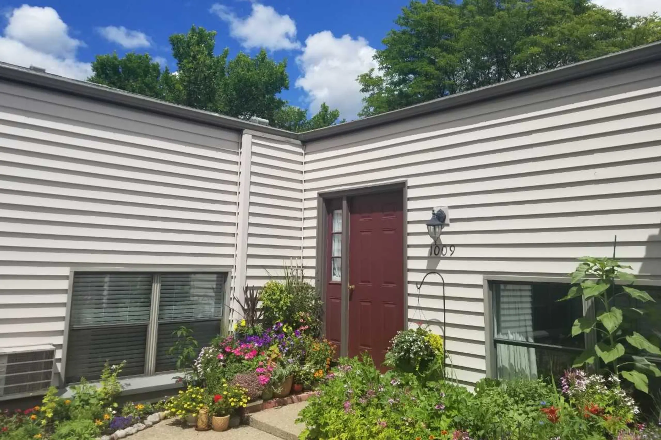 Woodhill Apartments Newark, NY 14513