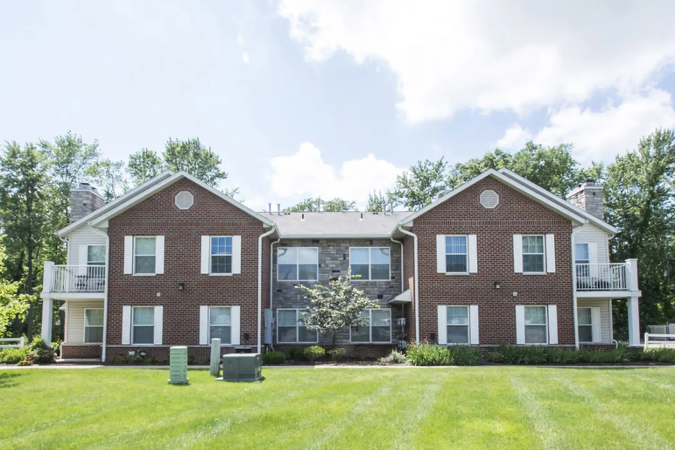 Woodlawn Village Apartments 2601 Woodlawn Circle Northwest Canton