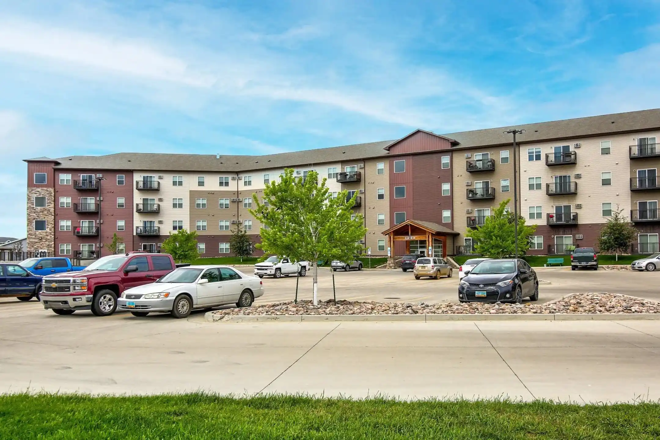 Building - Lakewood Estates - Mandan, ND