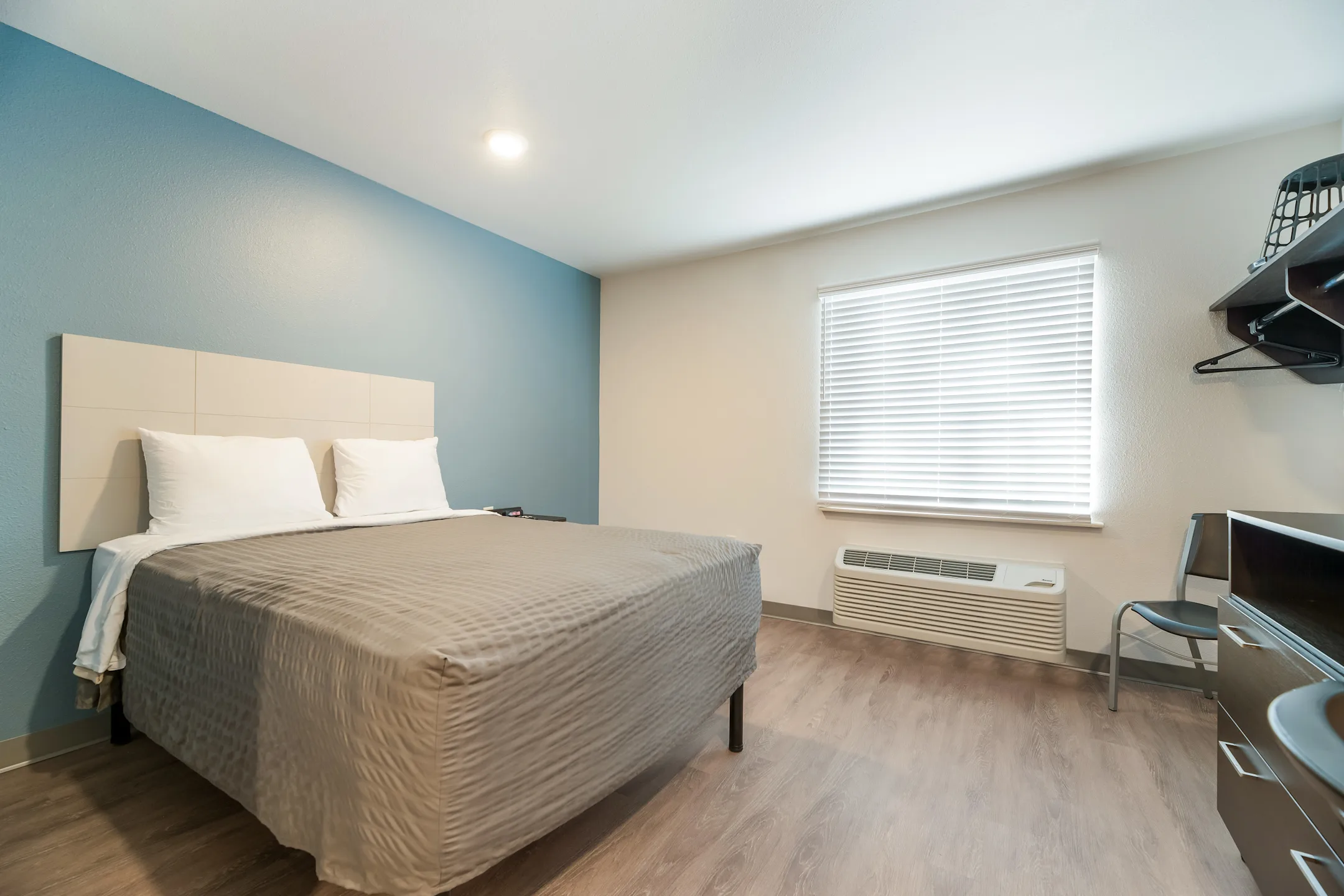 Furnished Studio Ocala 4120 NE Silver Springs Blvd Ocala, FL