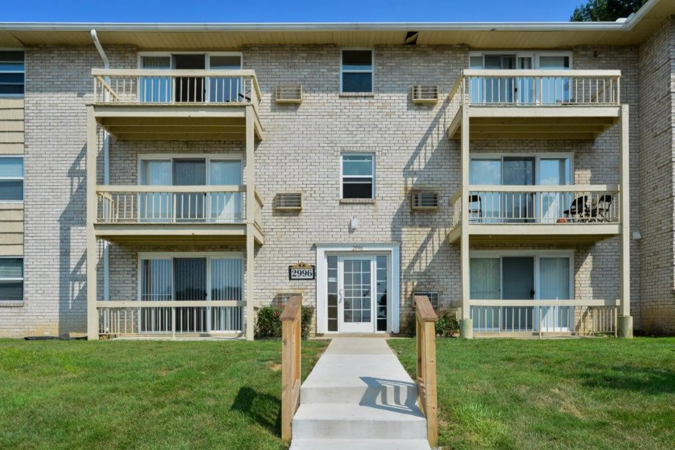Whitestone Village Apartment Homes 2647 30th St SW Allentown, PA