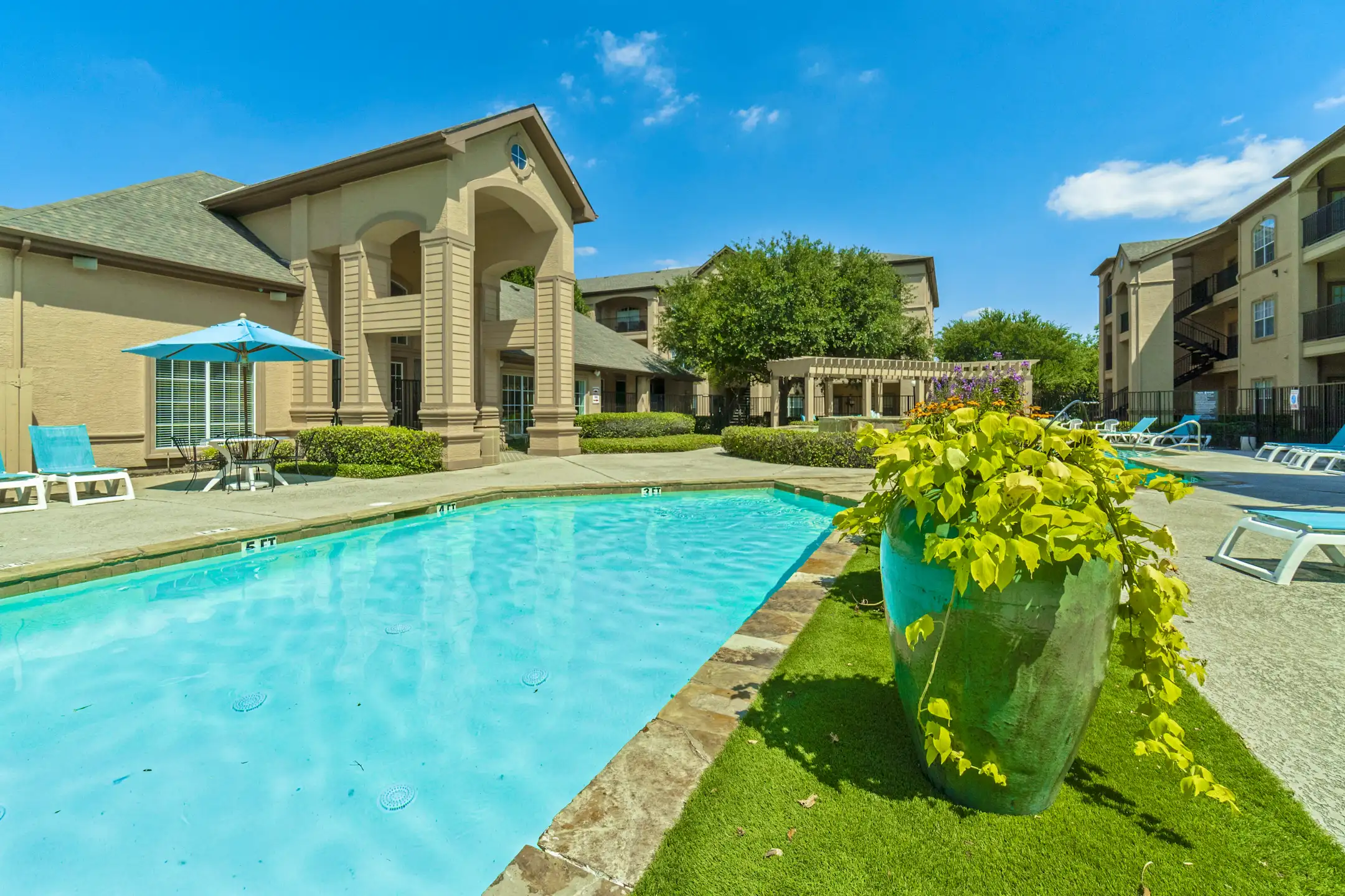 Fountains of Burleson Apartments Burleson, TX 76028