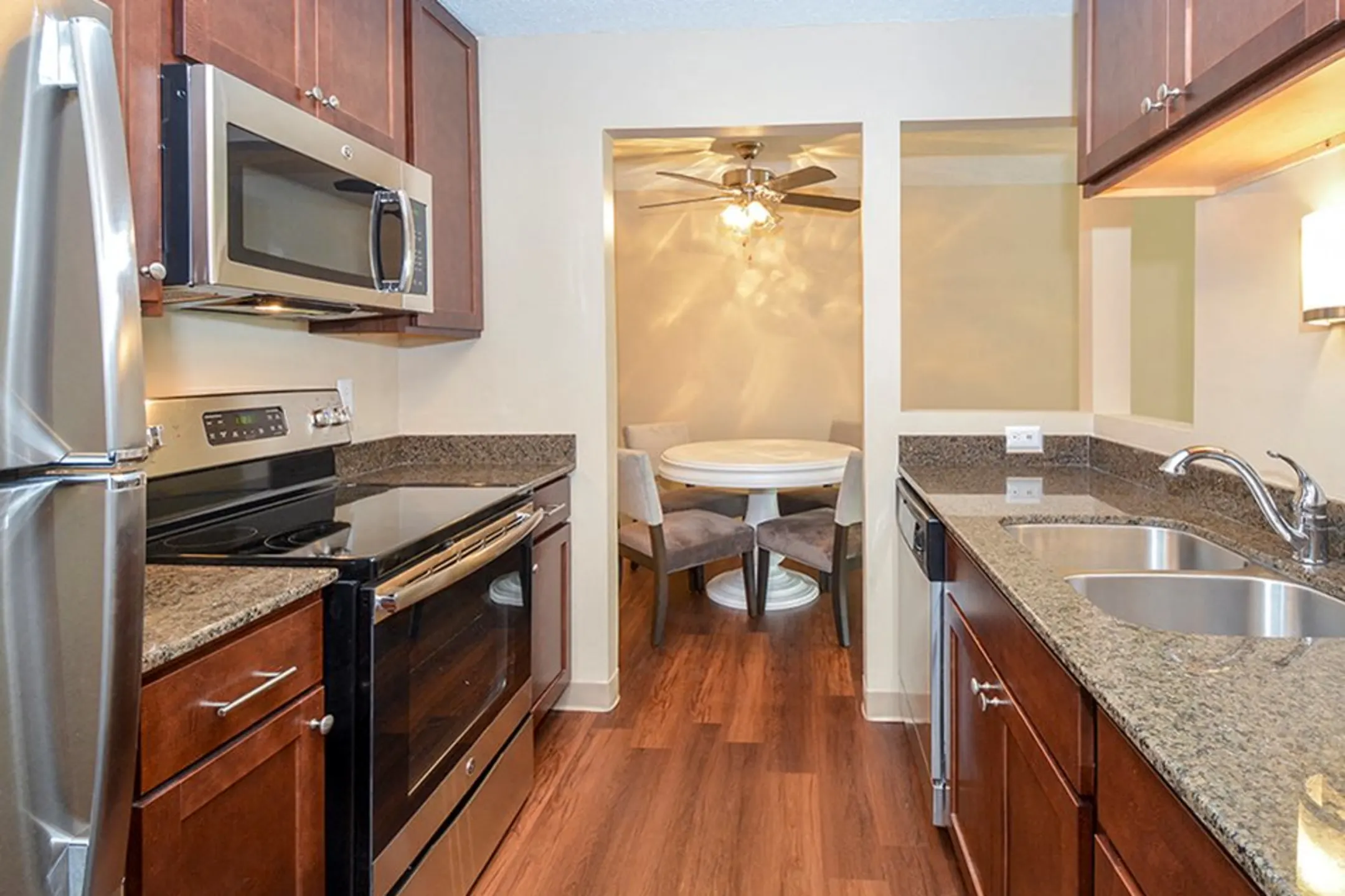 Royal Oaks Apartments Apartments Eagan, MN 55122