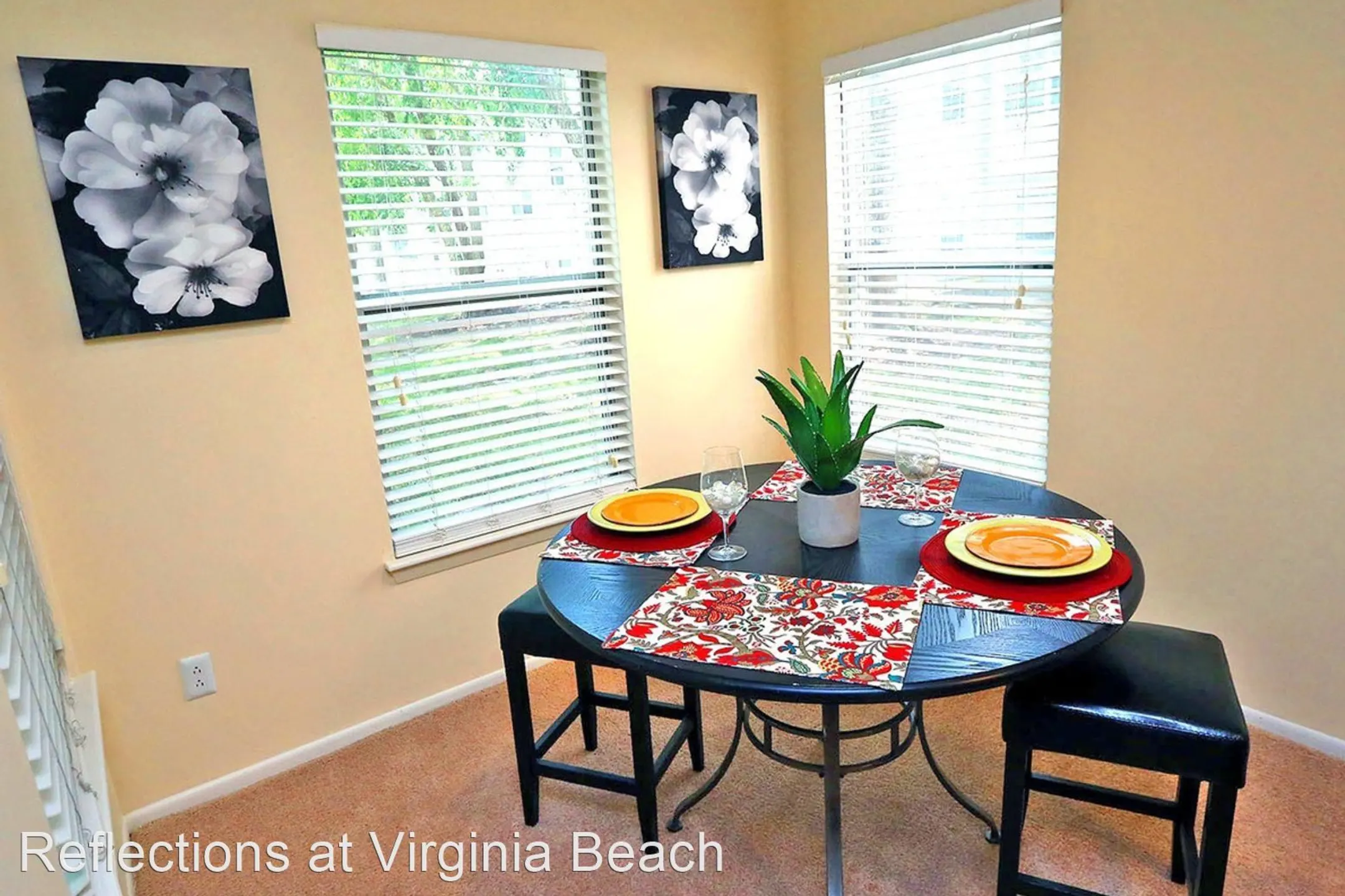Dining Room - Reflections at Virginia Beach - Virginia Beach, VA
