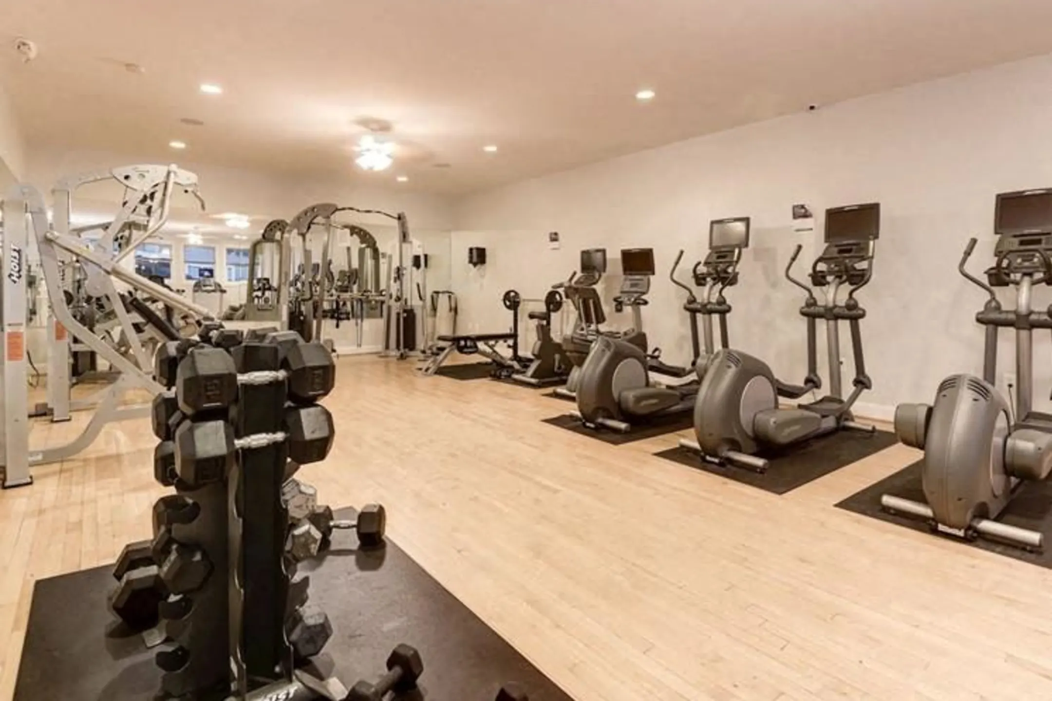 Fitness Weight Room - Henley at Kingstowne - Alexandria, VA