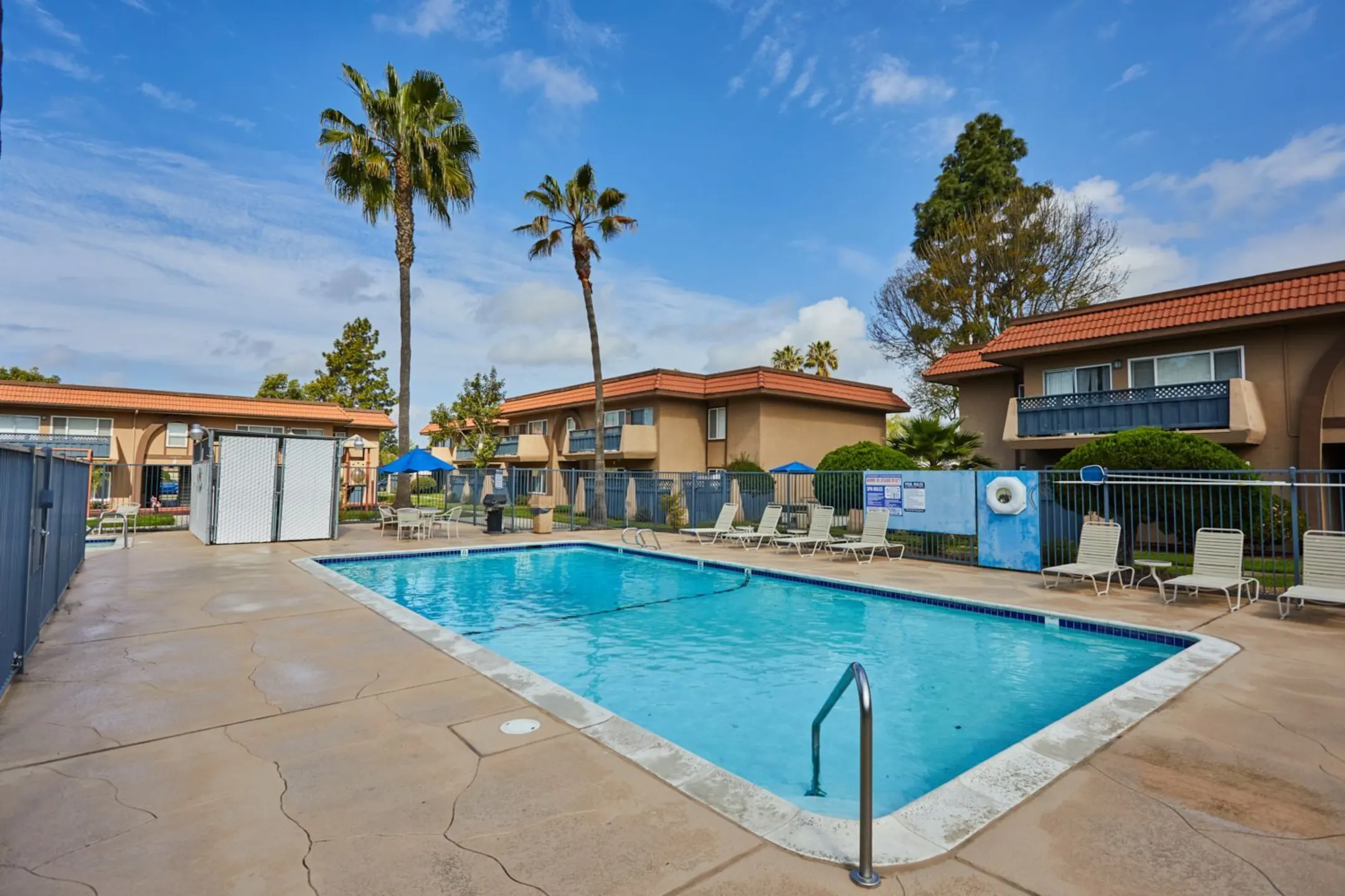 Los Arbolitos Apartments Oceanside Ca