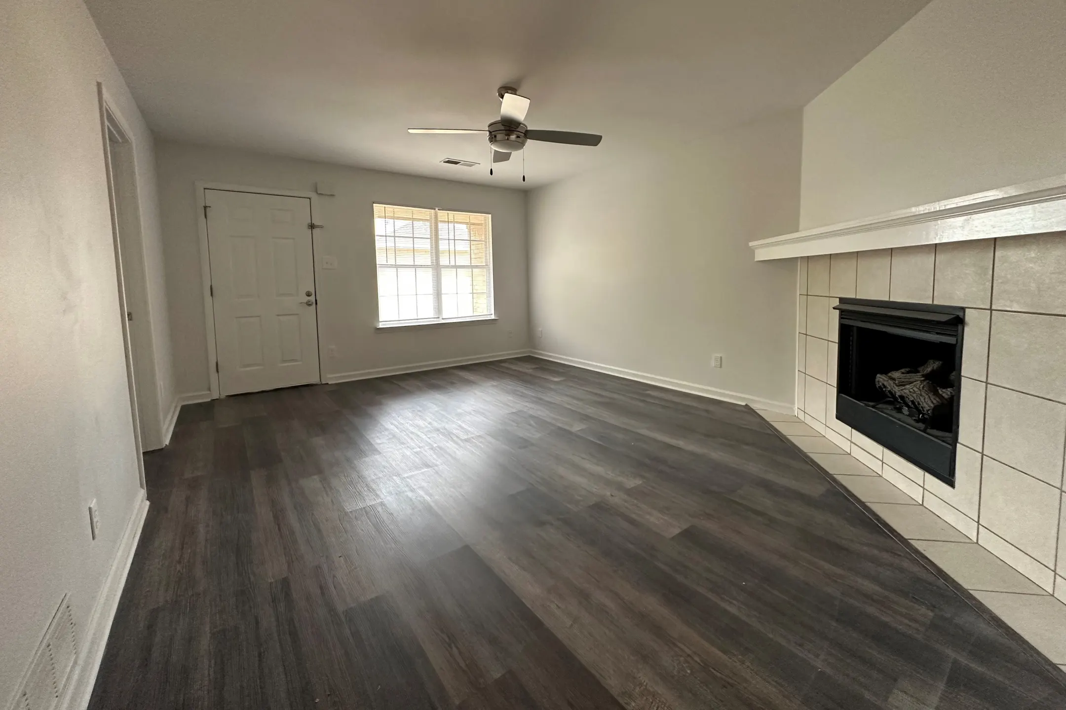 Fountain Square Apartments 284 Fountain Lane Hernando, MS Townhomes for Rent Rent.